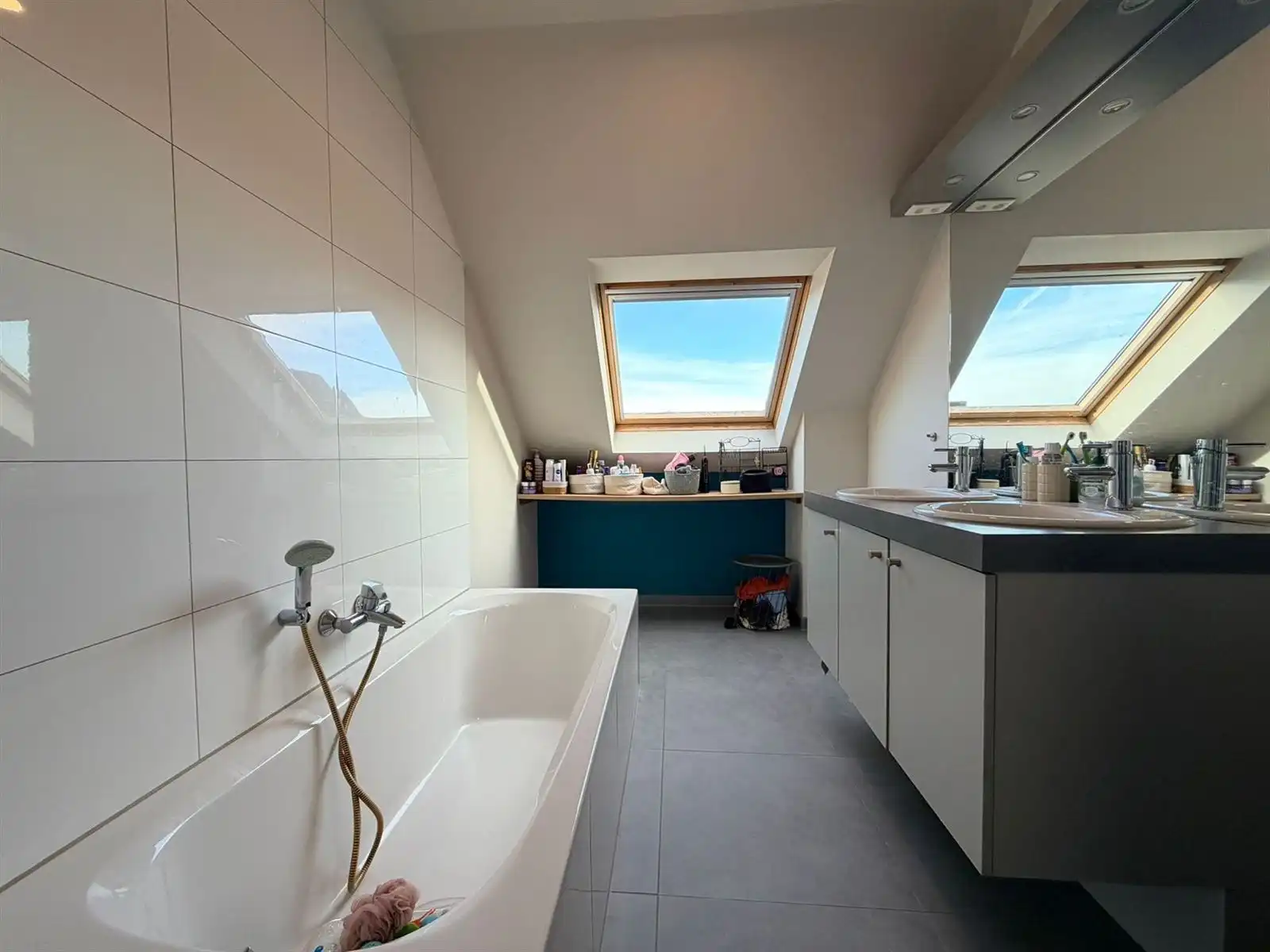 Duplex-appartement met 2 slaapkamers TE HUUR te Oetingen foto 7