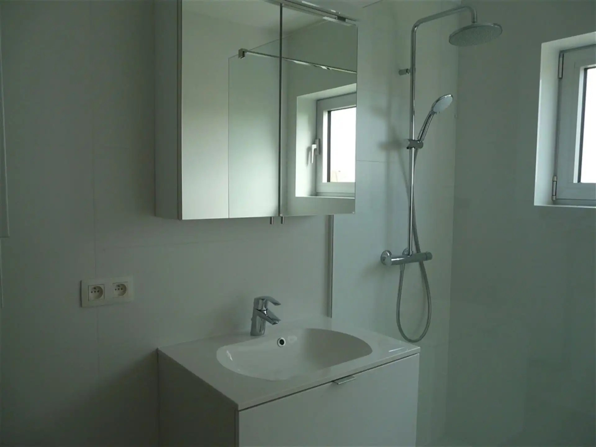 Centraal gelegen appartement met 2 slpks! foto 3