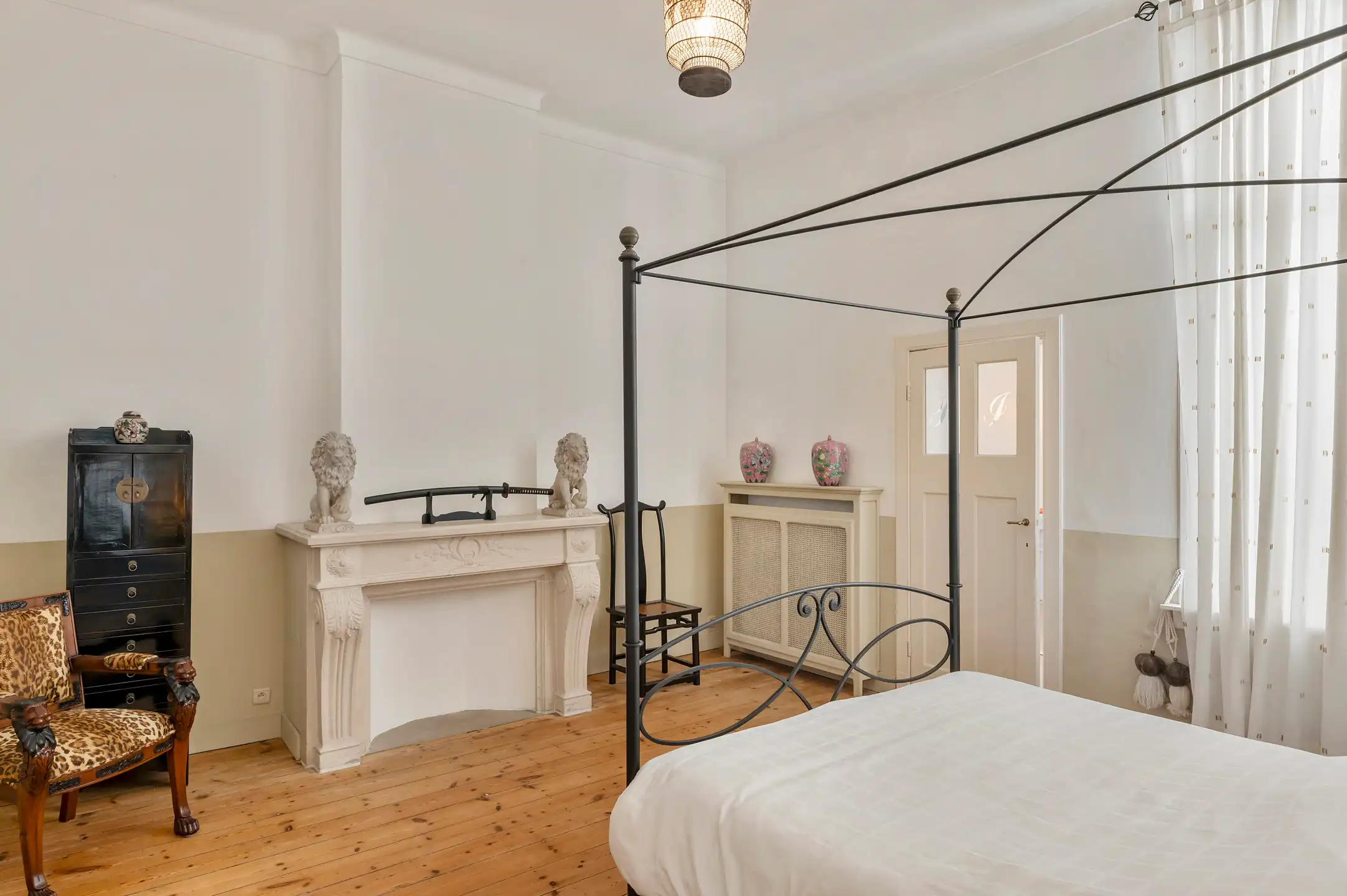 Statig herenhuis met praktijkruimte op toplocatie in Antwerpen foto 44