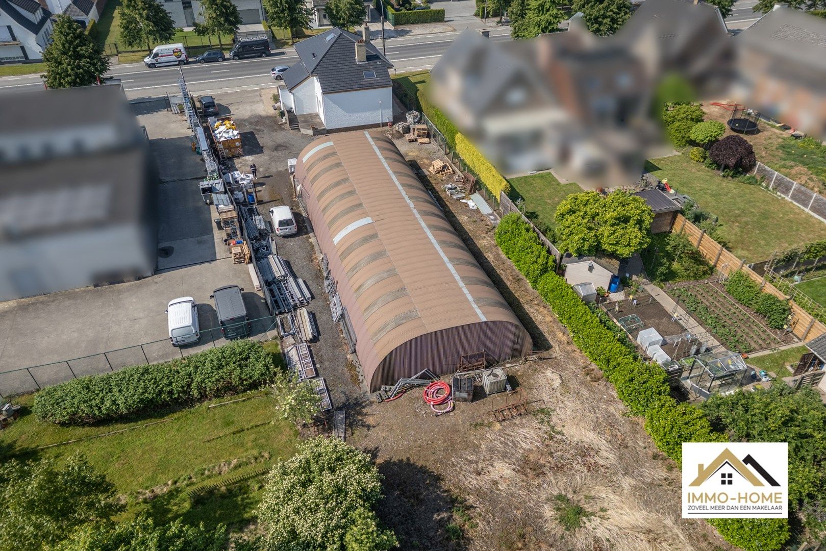 Eigendom( 2 appartementen) met loods en bijzonder veel potentieel foto 6