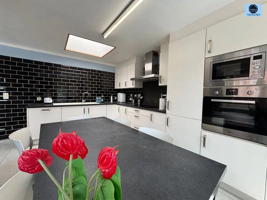 SOLIDE RUIME WONING MET 6 SLAAPKAMERS foto 2