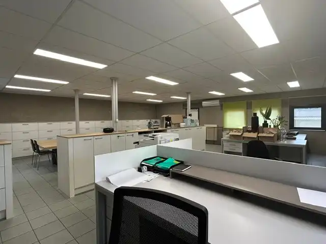 REPRESENTATIEF BEDRIJFSGEBOUW MET KANTOREN EN DUURZAME ENERGIE OP TOPLOCATIE TE HEUSEN - ZOLDER foto 33