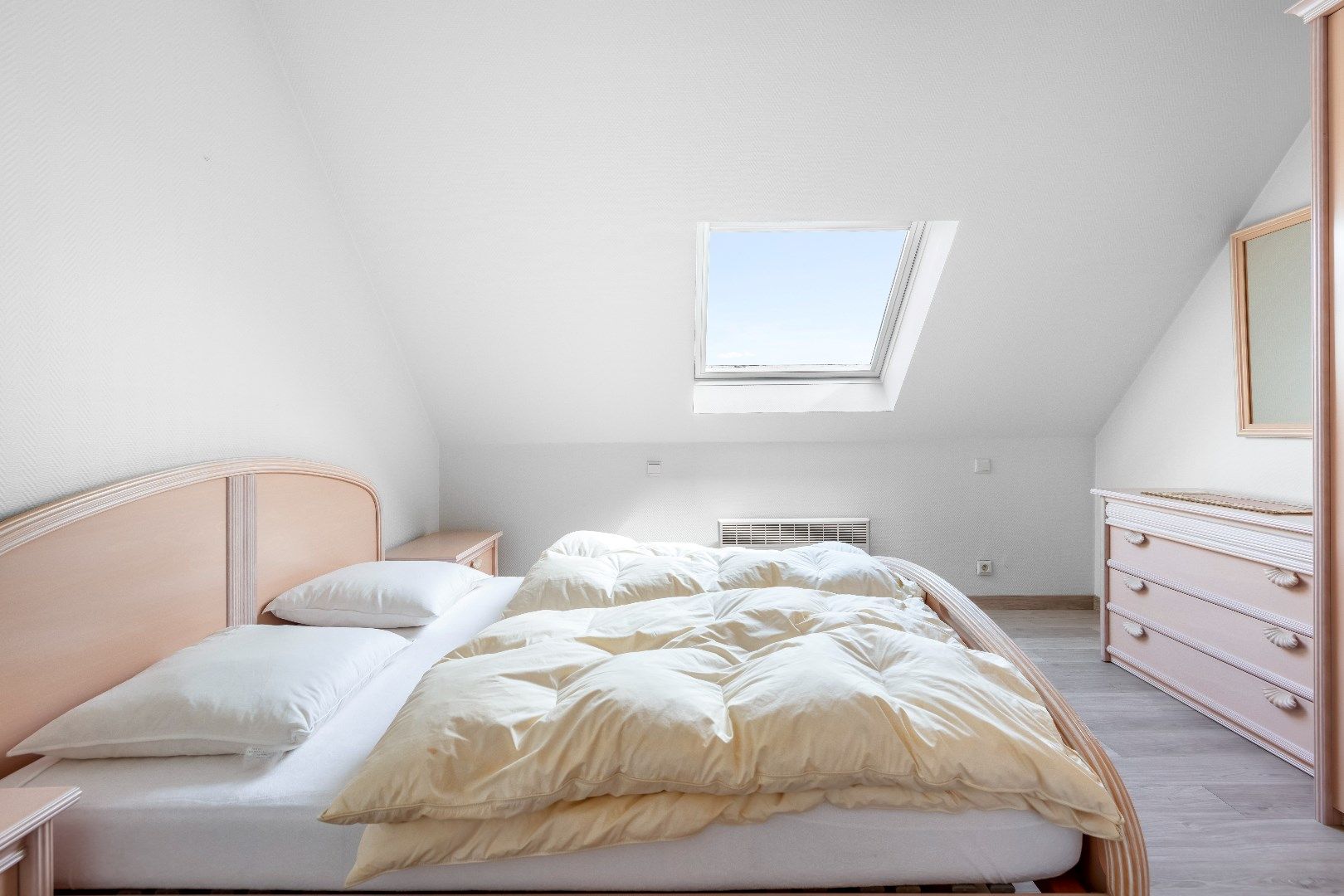 Dakappartement met zijdelings zeezicht gelegen tussen het Driehoeksplein en het  Albertplein in het Zoute. foto 11
