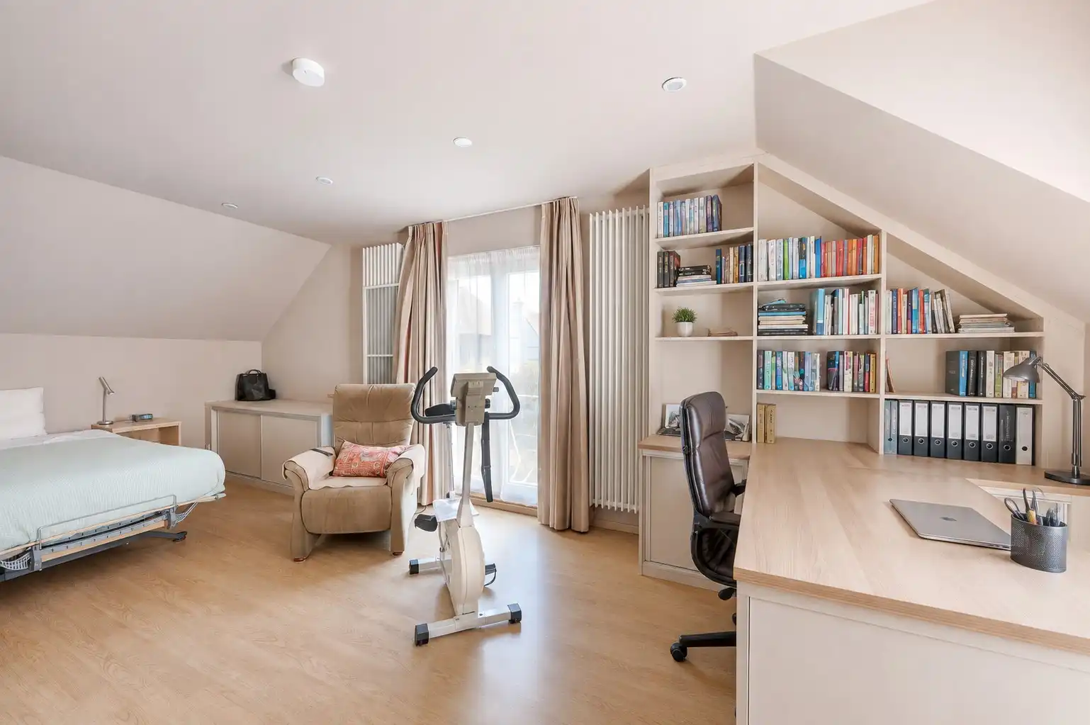 Alleenstaande villa met 5 slaapkamers met perfecte oriëntatie aan de Keuvelhoek. foto 17