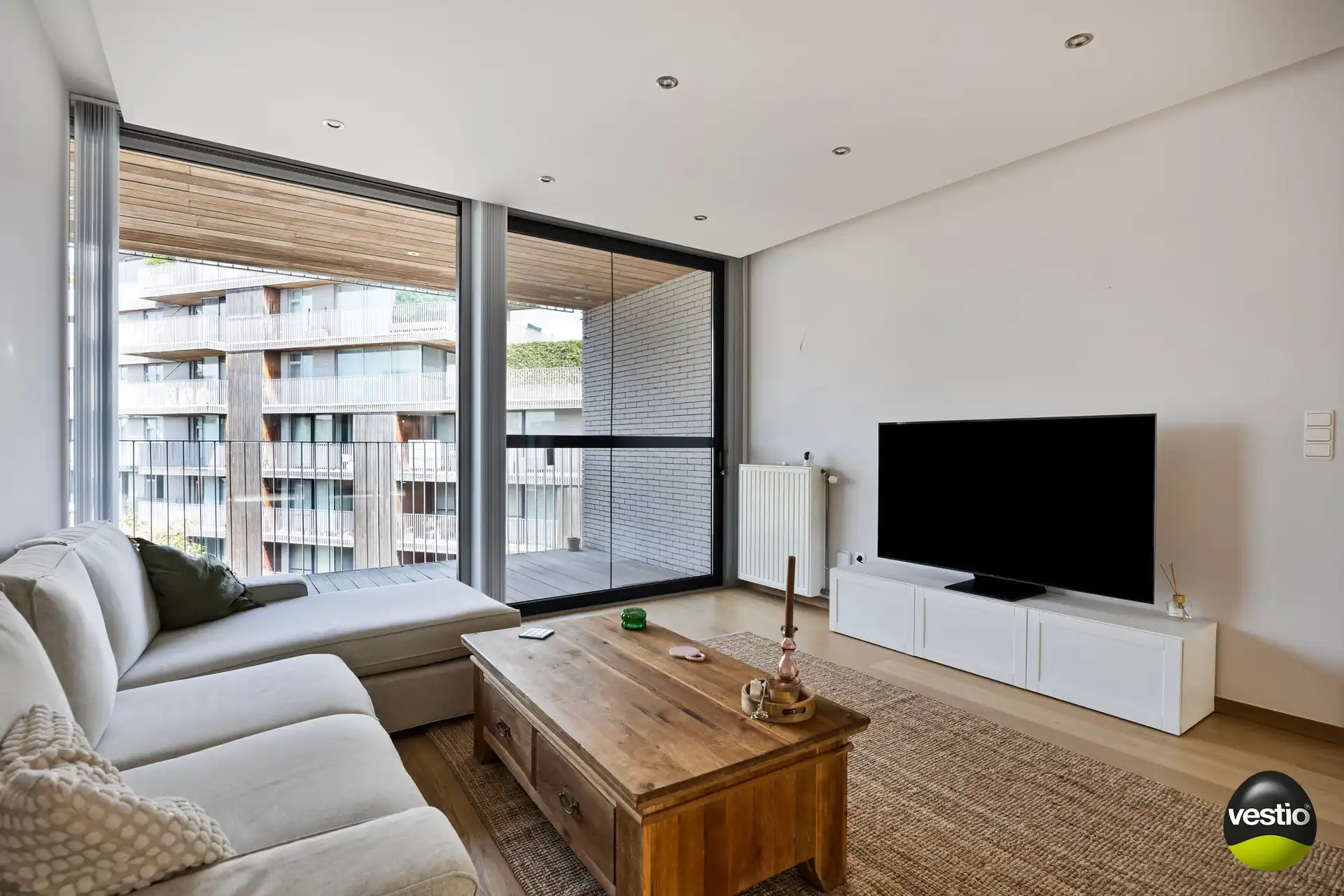 Smaakvol, kwalitatief afgewerkt 2 slaapkamer appartement met 2 terrassen. foto 2