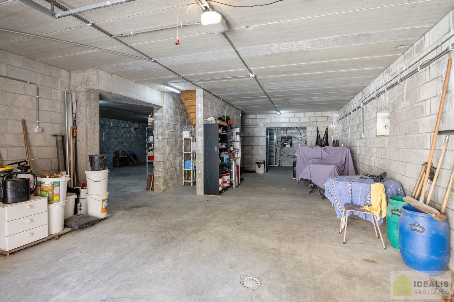 ZEER RUIM OPGEZETTE (360m²!) EN KNAP AFGEWERKTE EENGEZINSWONING OP RUSTIGE LOCATIE MET MAAR LIEFST 8!! SLAAPKAMERS foto 36