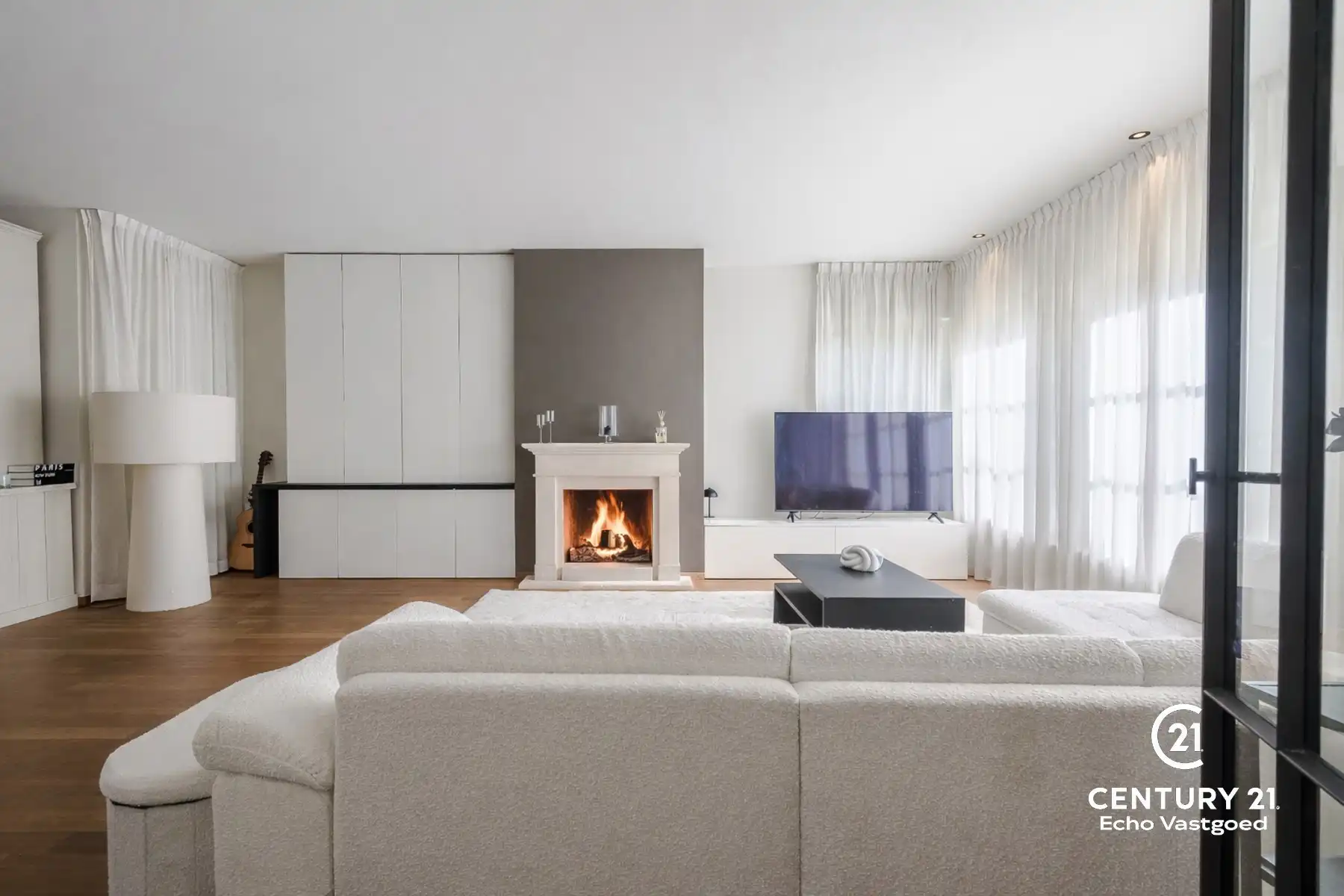 Ruime, gerenoveerde, energiezuinige villa met zwembad foto 6