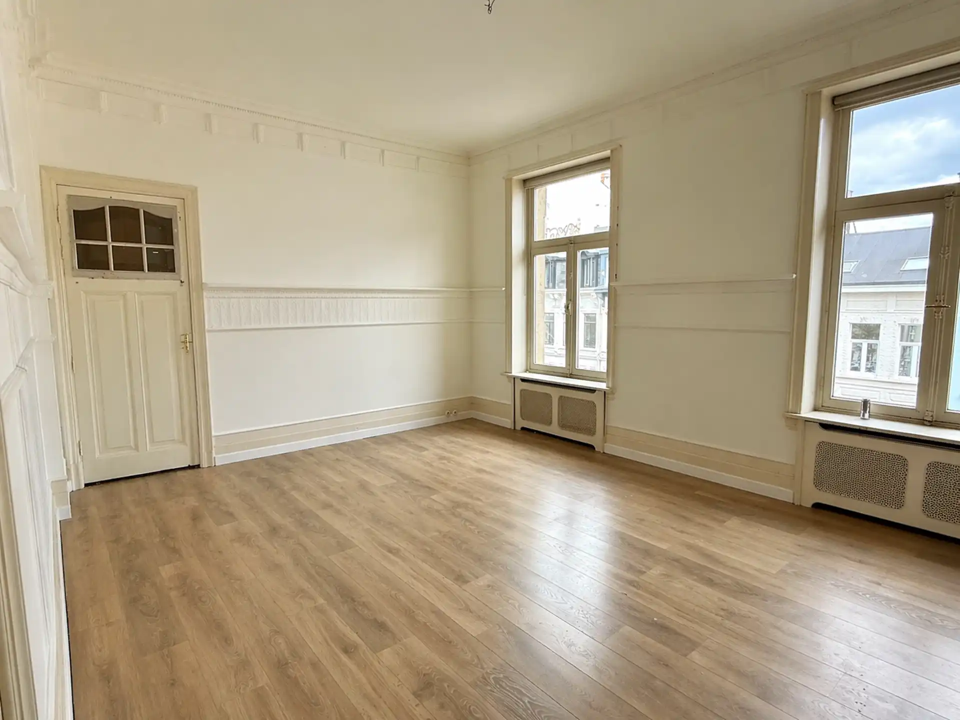 Authentiek 2-slaapkamer appartement op toplocatie. foto 2