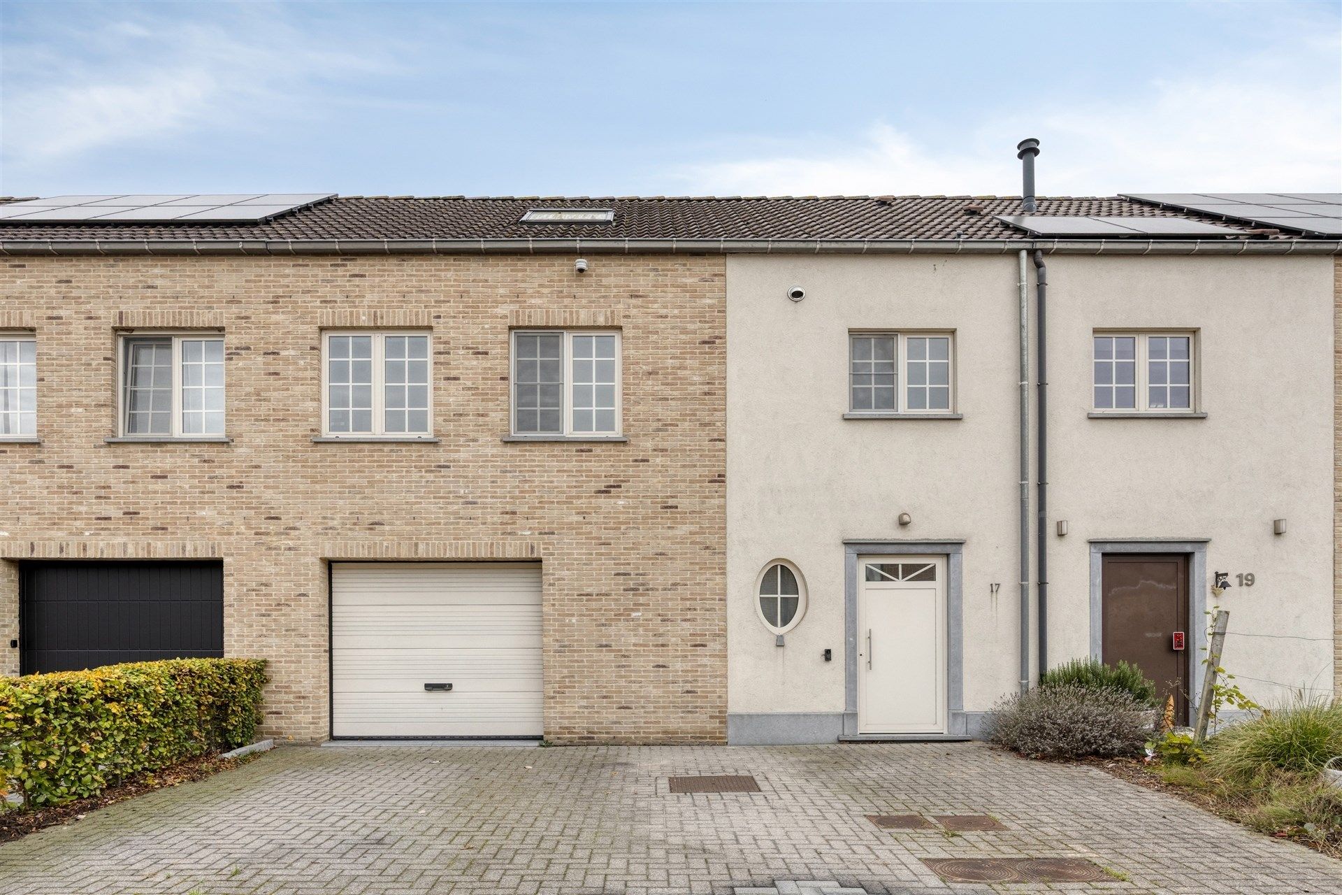 Stijlvol wonen in rustige wijk in Temse foto {{pictureIndex}}