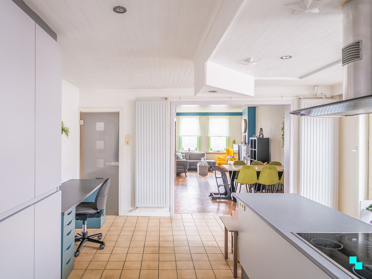 Charmante woning met vijf slaapkamers en inpandige garage te Merelbeke foto 10