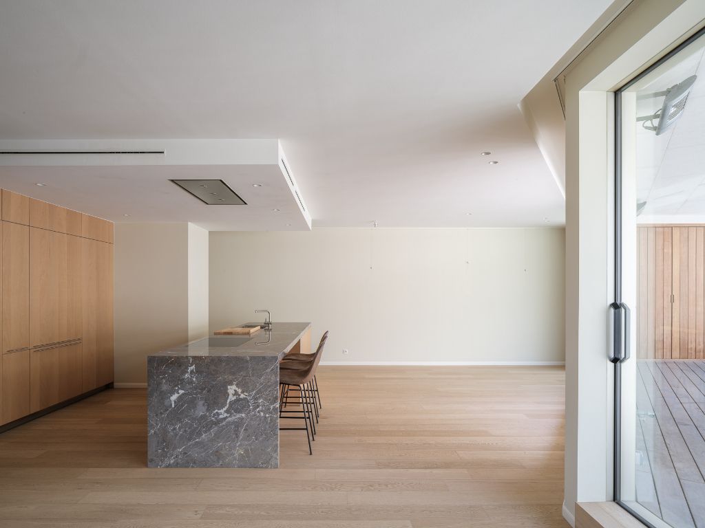 Luxueus tweeslaapkamerappartement met ruim terras en centrale ligging aan de Kouter. foto 3