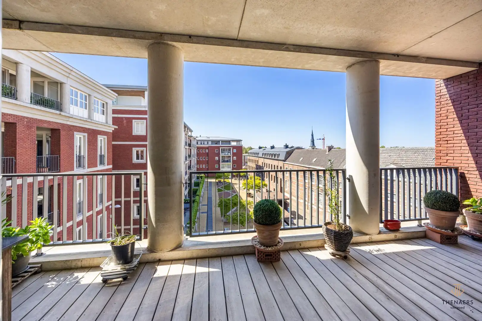 Zeer ruim appartement met 3 slaapkamers & 1 autostaanplaats op toplocatie. foto 12