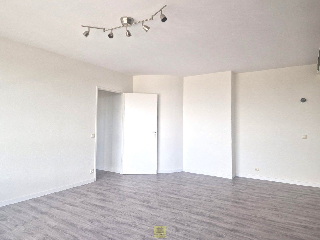Instapklaar appartement te huur in Aalst – lichtrijk en rustig gelegen foto 6