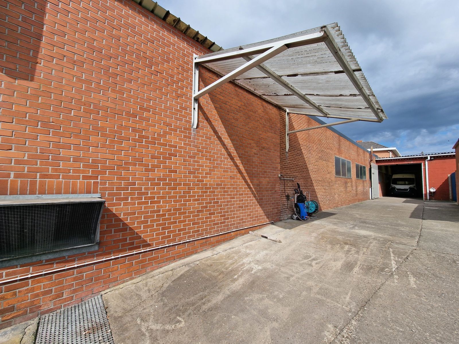 Polyvalente garage 600m² met appartement te Ransberg (Linter) foto 21