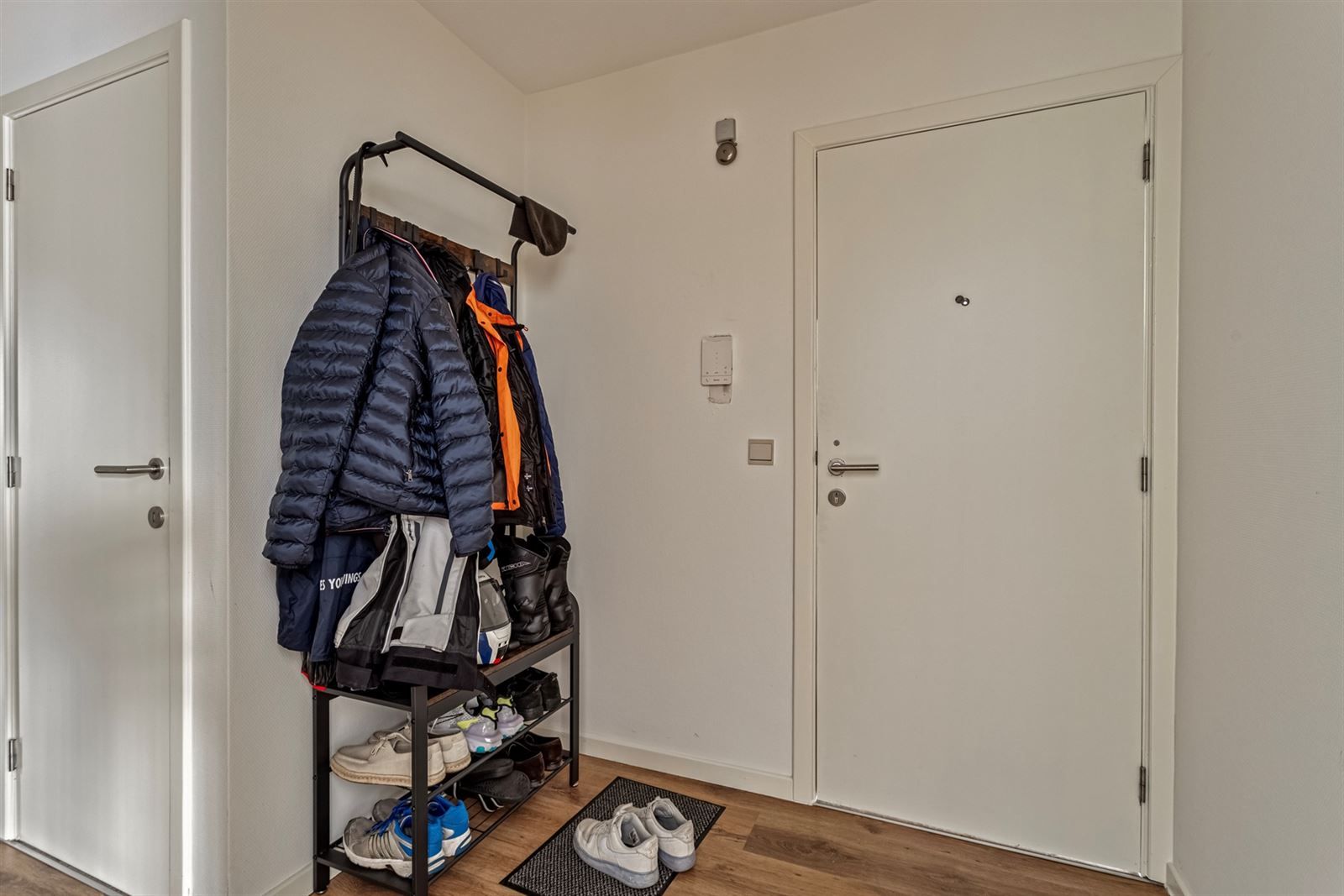 Te huur: 2-slaapkamer appartement in Ranst foto 2