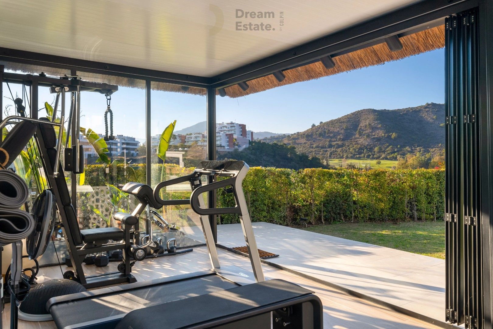 Een mooie ruime villa in de exclusieve afgesloten gemeenschap van Puerto del Capitán, Nueva Andalucia. foto 21