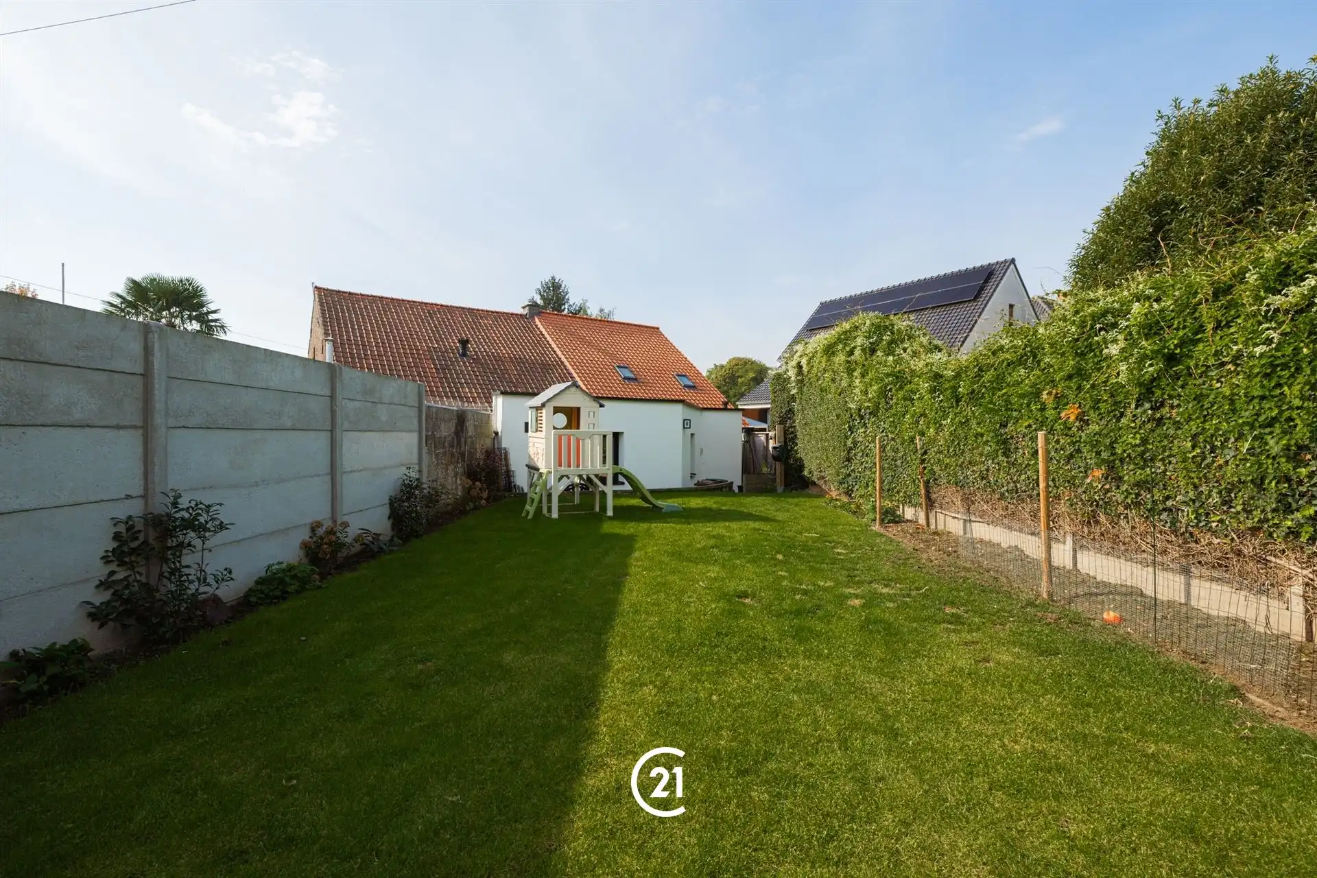 Gerenoveerde woning aan de rand van de stad foto 10