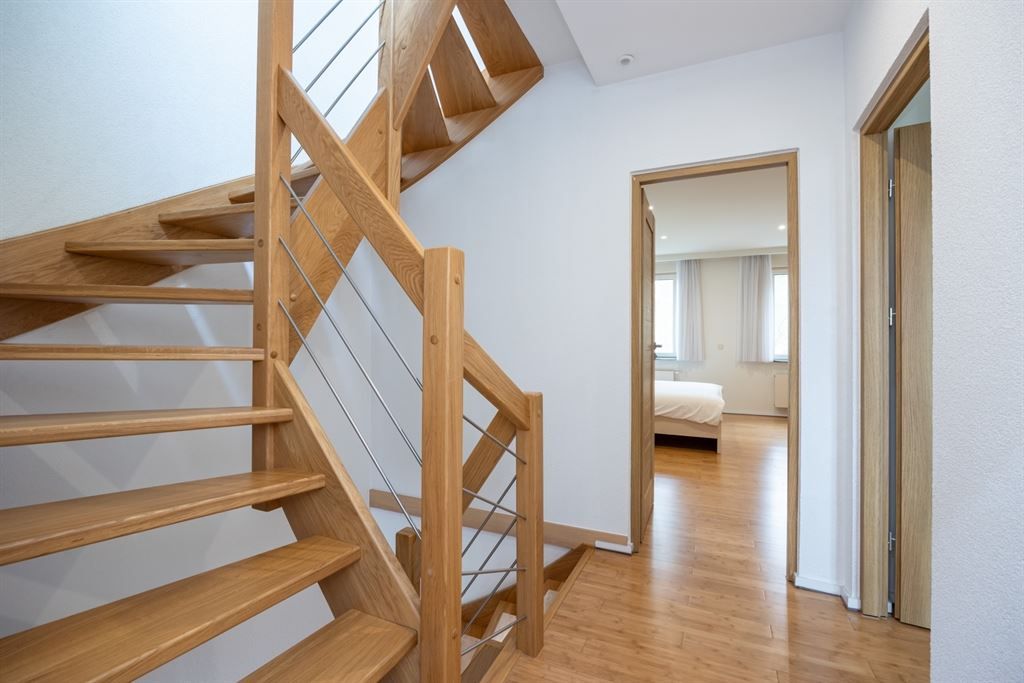 Energiezuinig gerenoveerde woning met garage foto 8