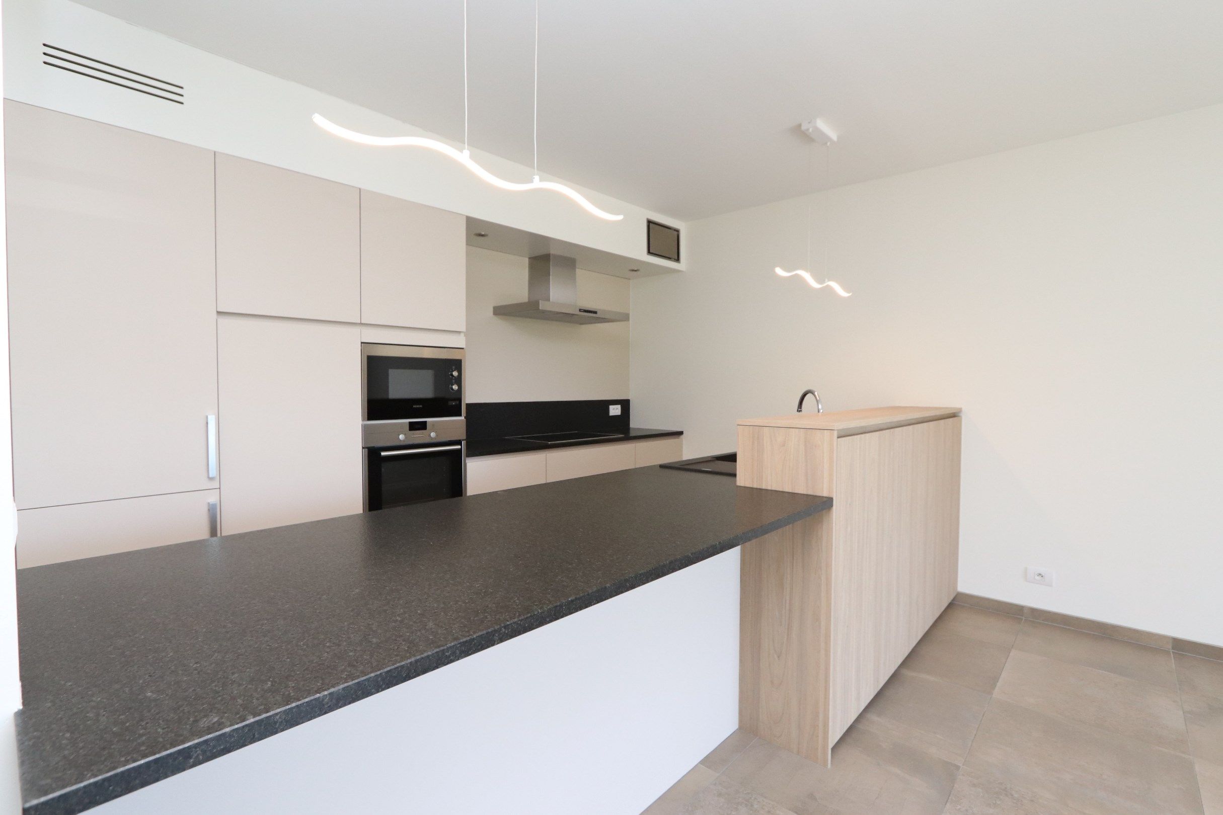 PRACHTIG NIEUWBOUWAPPARTEMENT foto 3