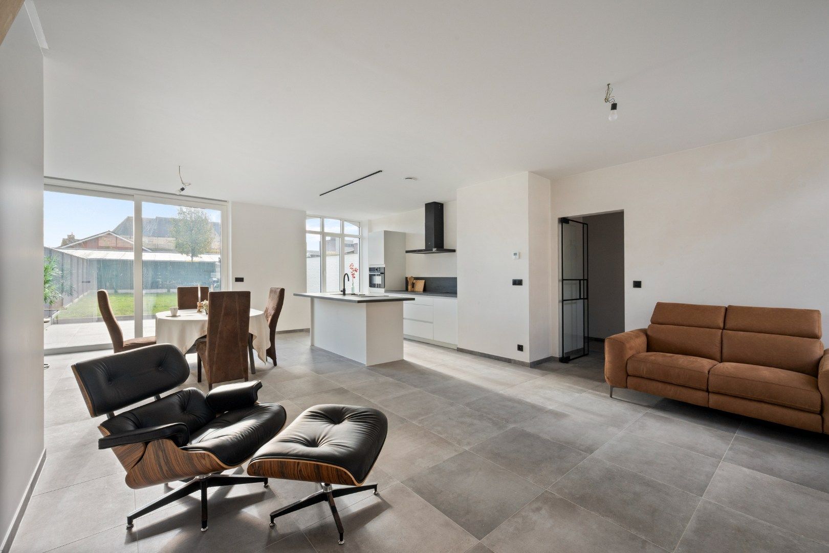 GERENOVEERDE WONING MET 3 SLPKS EN TUIN foto 7