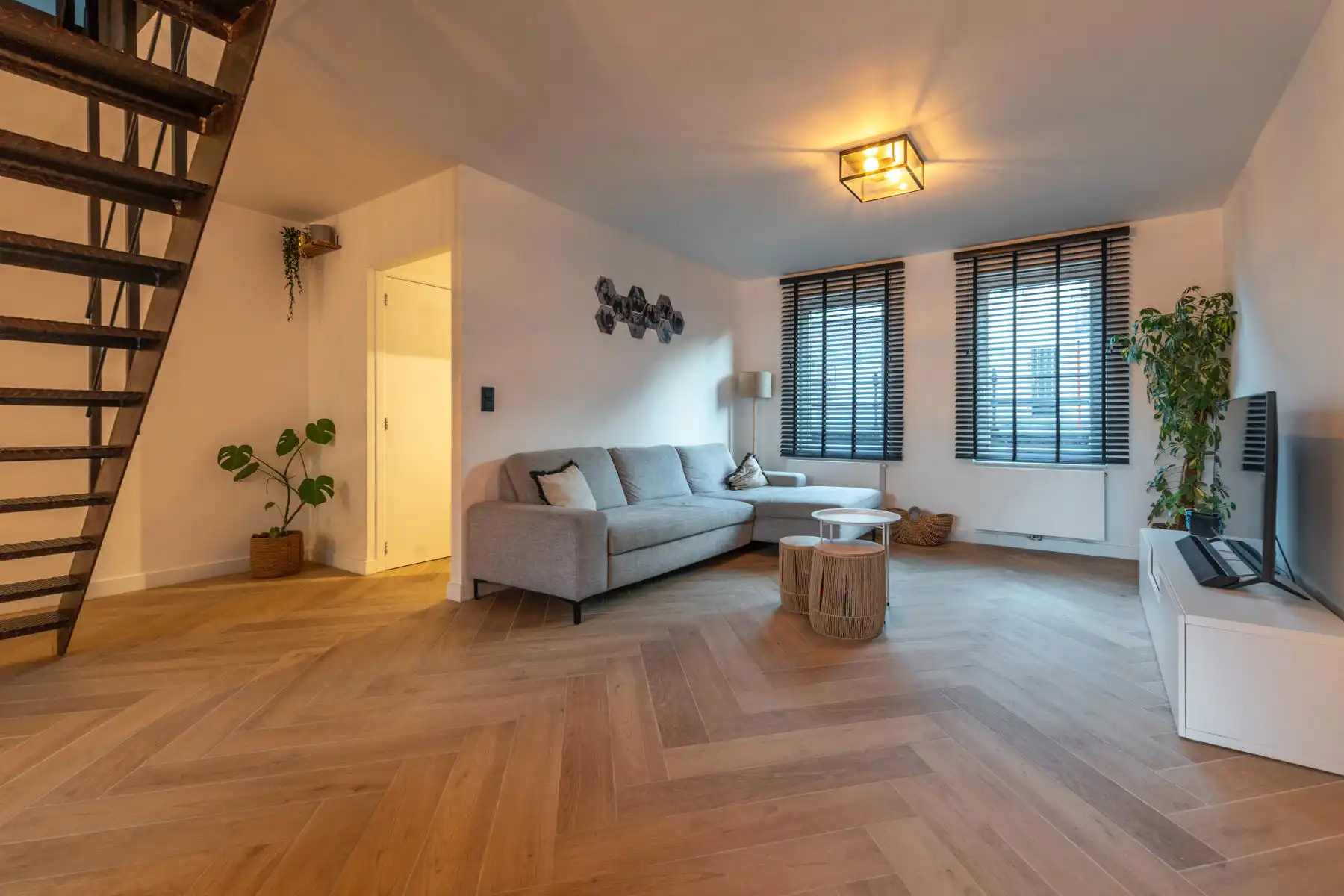 Instapklare, modern afgewerkte woning met B-label te Niel. foto 3