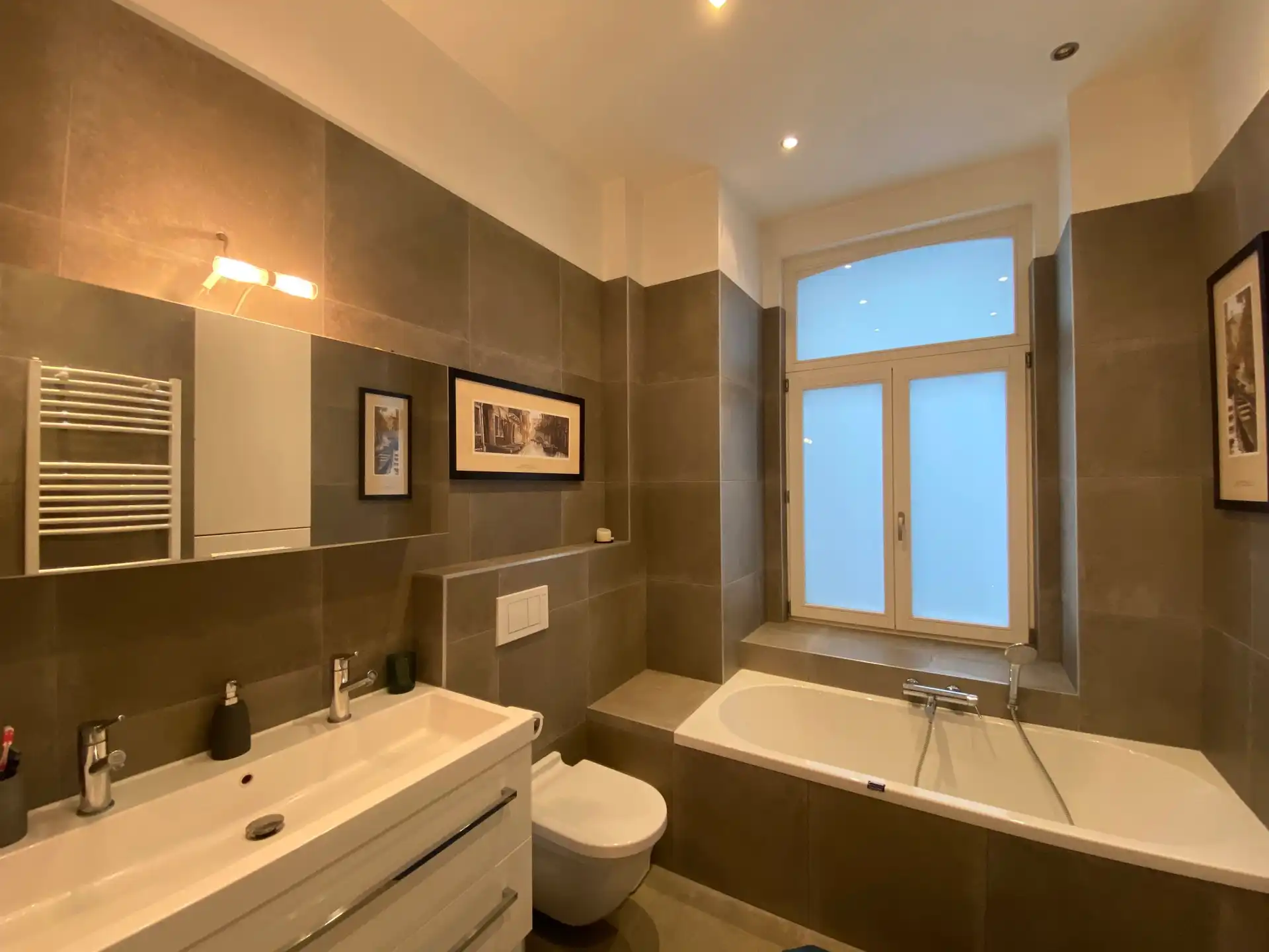 Mooi appartement met 2 slaapkamers op een ideale locatie! foto 8