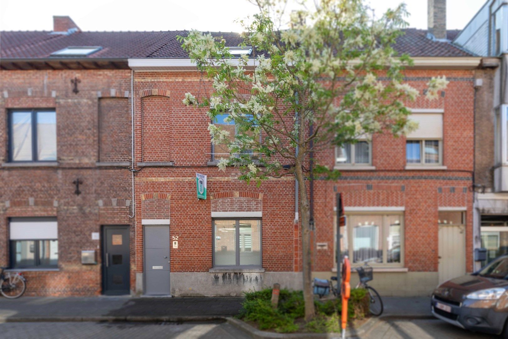 Centraal en rustig gelegen vernieuwde woning met groot zonneterras op enkele passen van de Katelijnepoort. foto 25