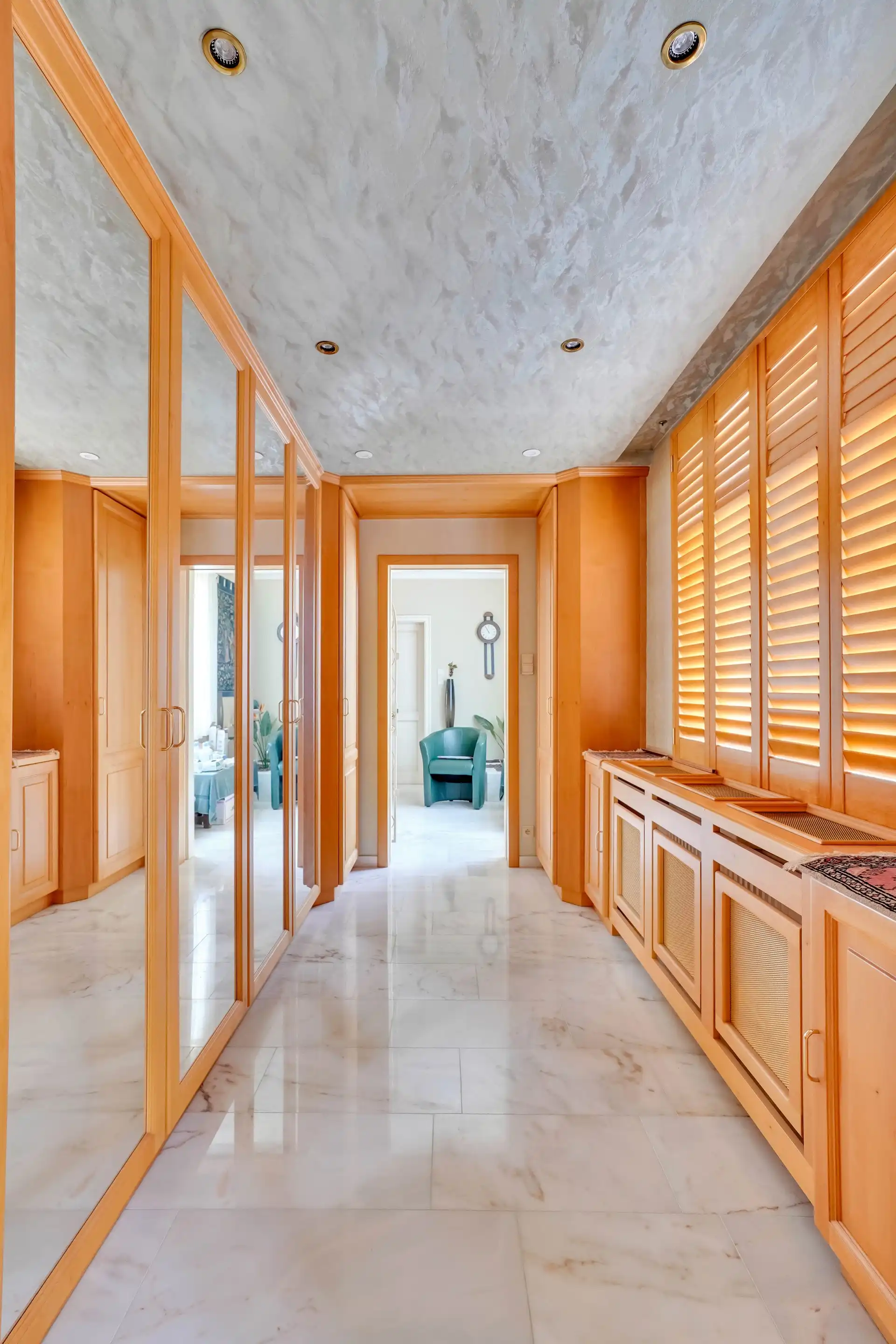 EXCLUSIEVE VILLA IN DOODLOPENDE STRAAT foto 32