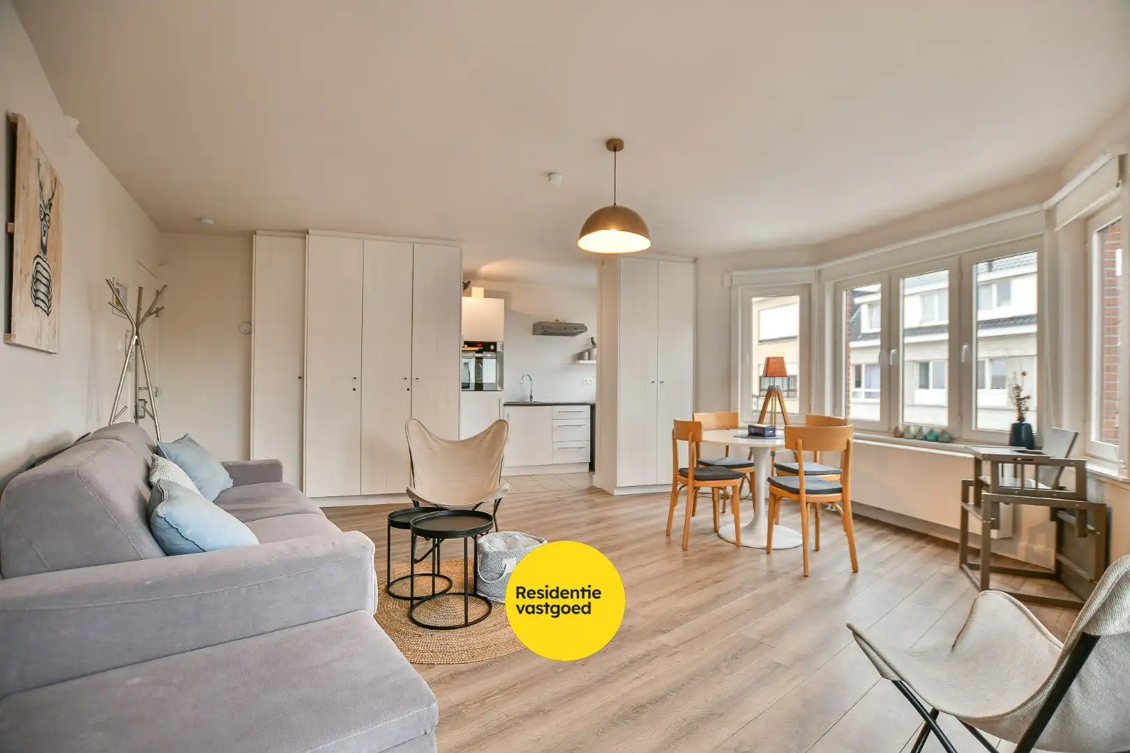 Lichtrijk éénslaapkamerappartement nabij centrum en bos in De Haan foto 8