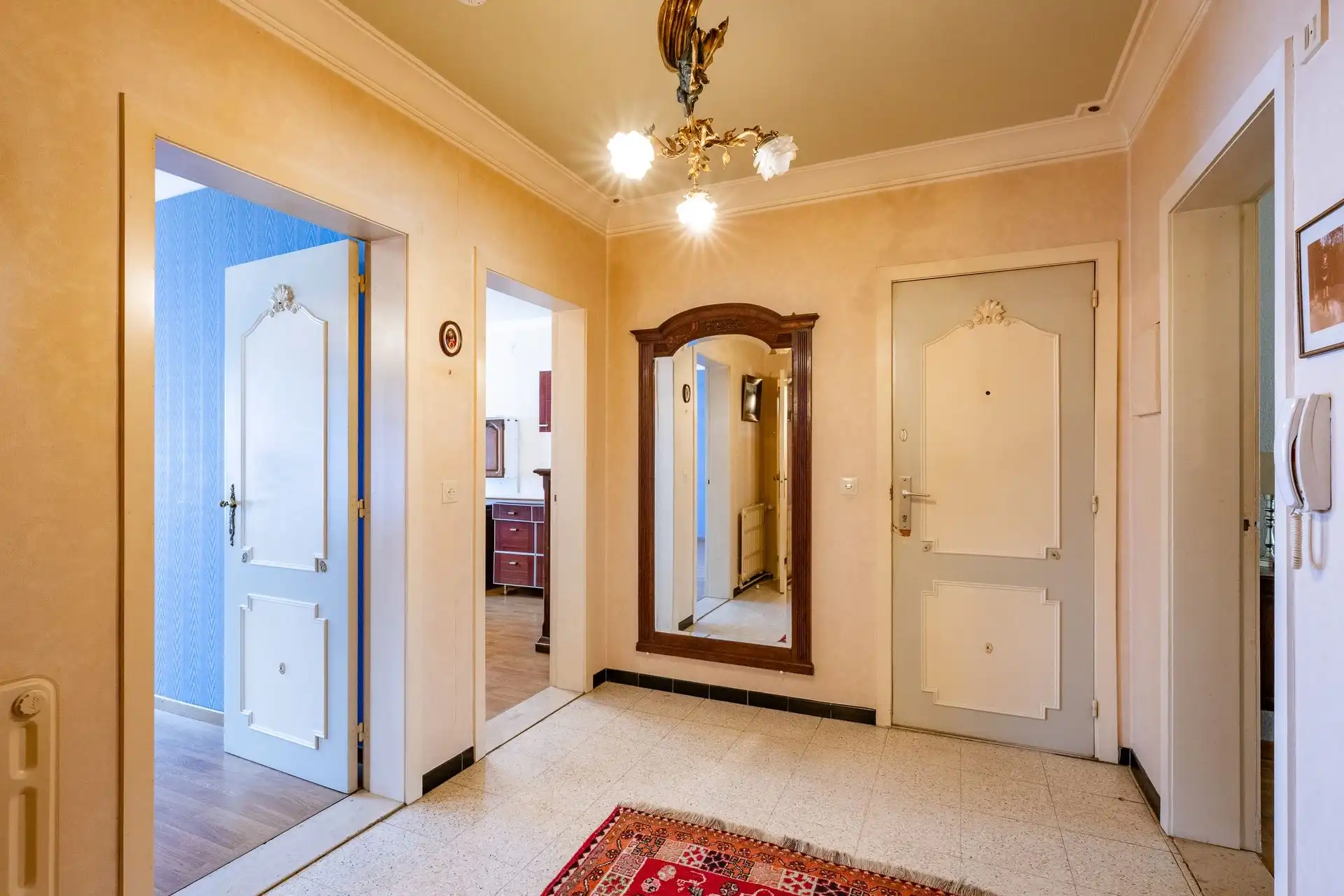 Zeer ruim appartement met drie slaapkamers en twee badkamers foto 7