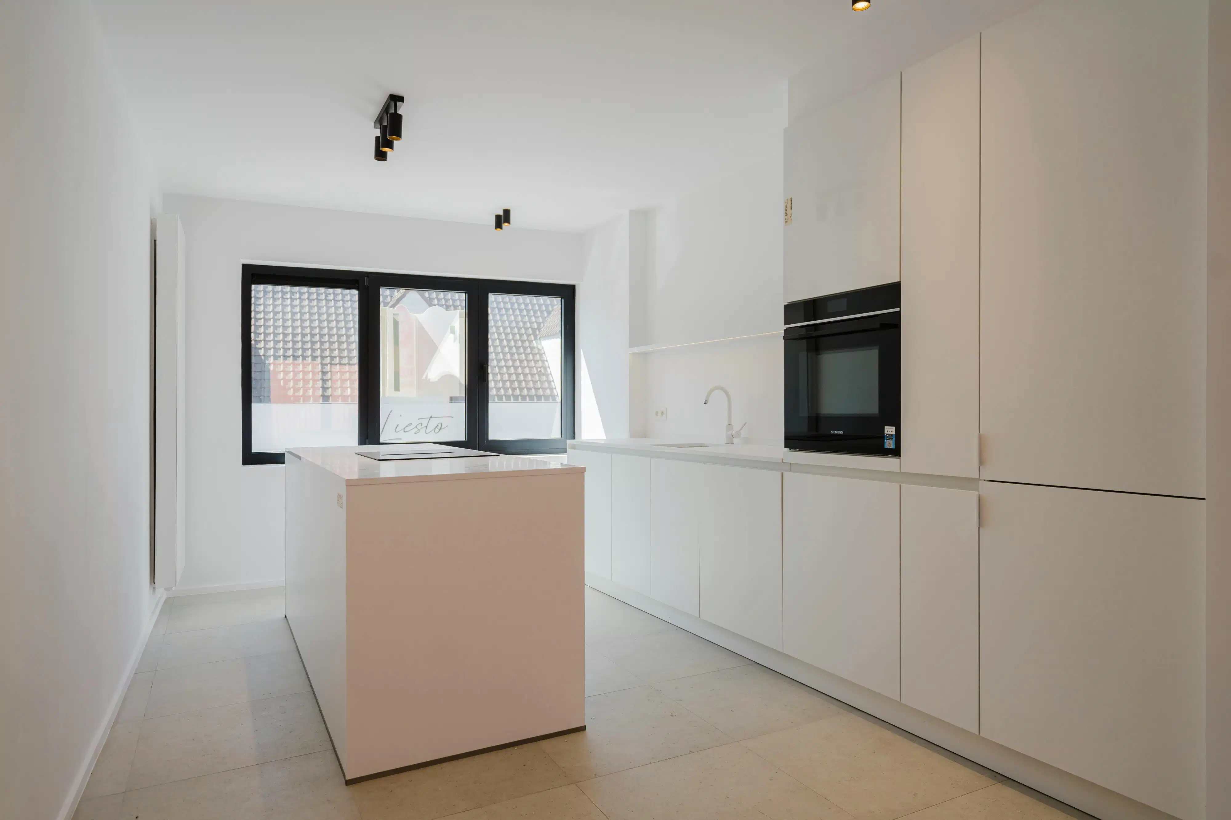 2-slaapkamerappartement te koop in Wevelgem foto 2