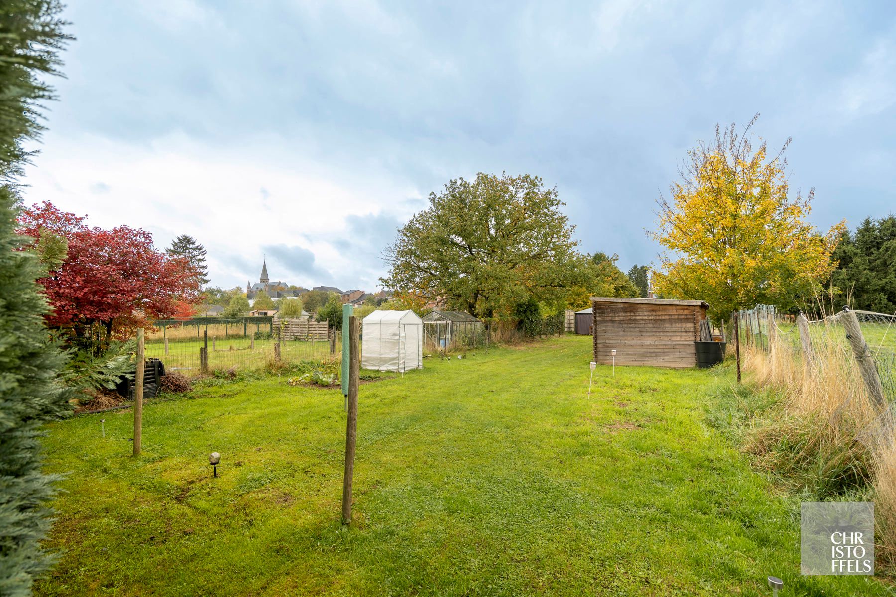 Charmante woning op ruim perceel te Lanaken! foto 13