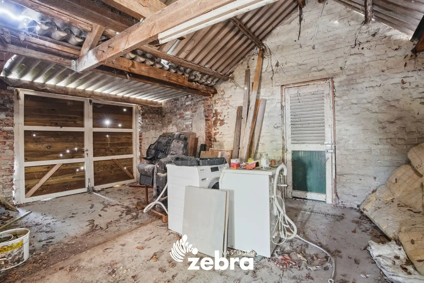 Charmante hoekwoning met garage en ruime bijgebouwen in Meulebeke! foto 22