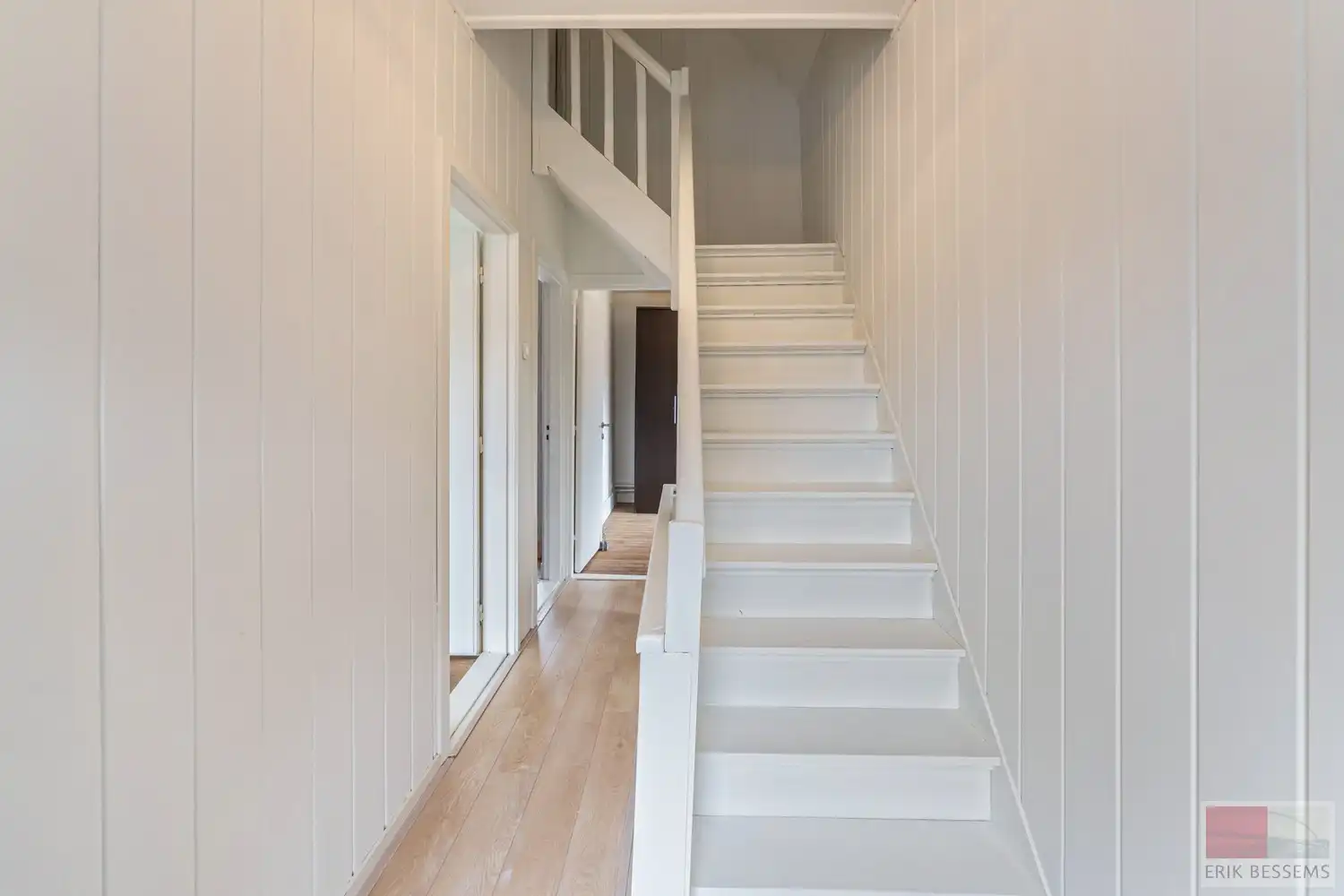 Charmante op te frissen woning met veel potentieel, met een woonoppervlakte van 169 m² foto 22