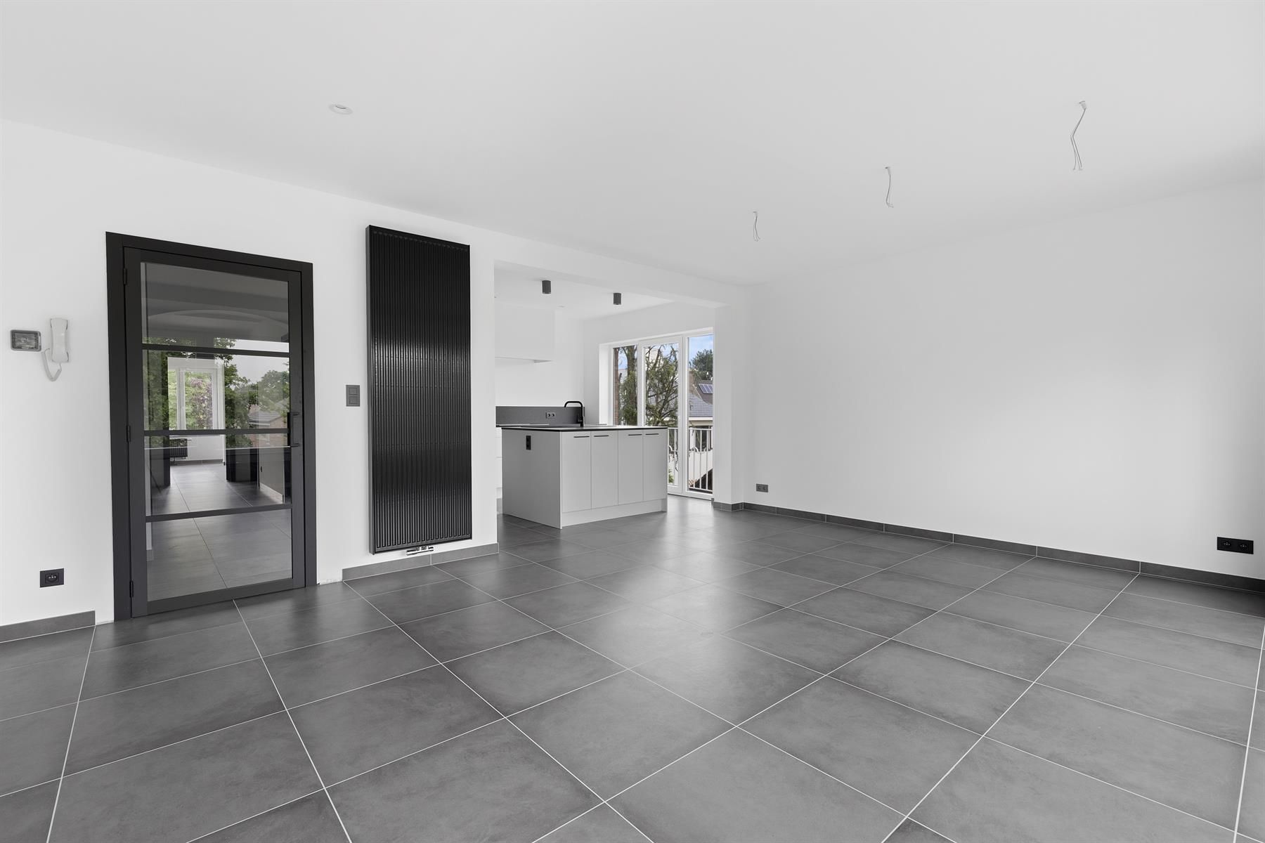 Hoogwaardig gerenoveerd appartement op centrale ligging foto 2