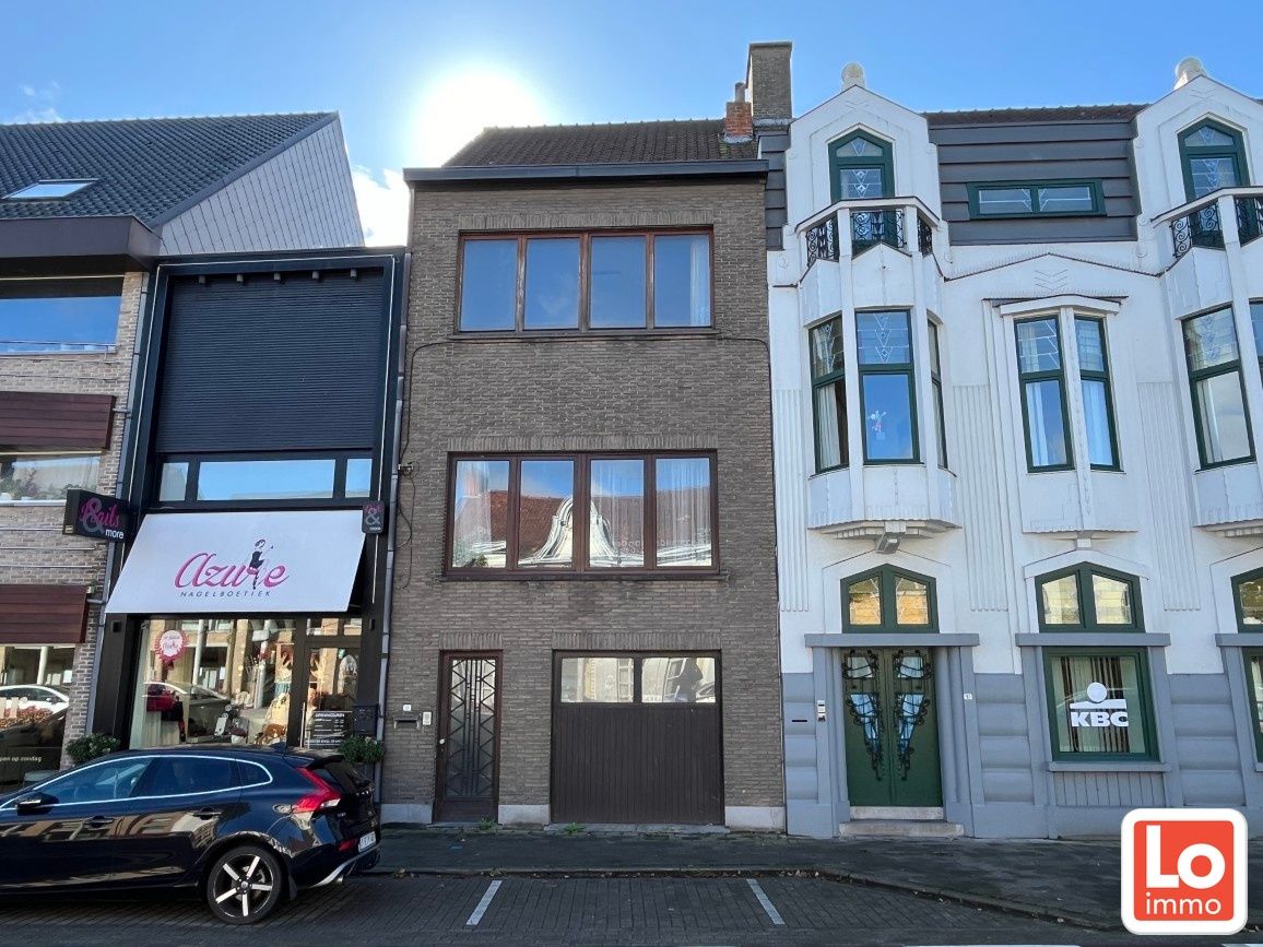 Hoofdfoto van de publicatie: Te renoveren woning met 3 slaapkamers en tuin op een topligging in Centrum Lochristi