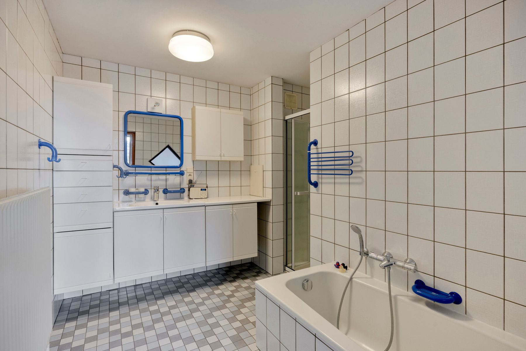 Karaktervolle en instapklare woning in het hart van Dilbeek foto 13