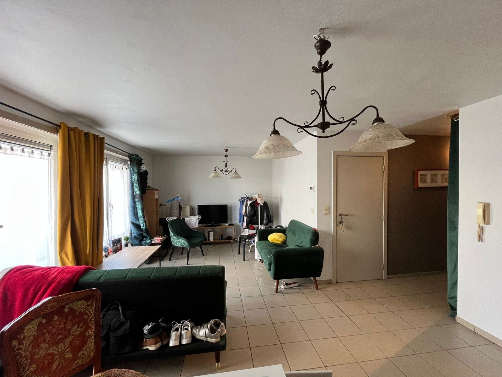 TE HUUR – Gelijkvloersappartement met garage foto 7