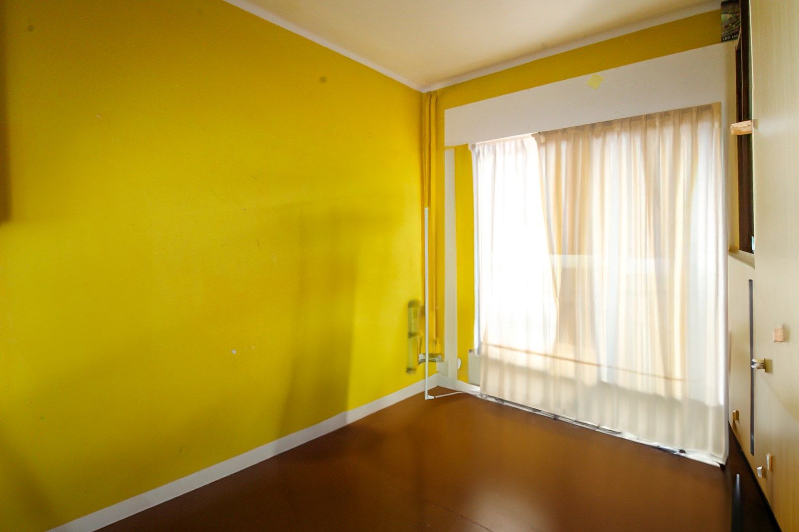 Uitzonderlijk ruim en centraal gelegen gelijkvloers appartement met drie slaapkamers, tuin én garage te koop in Deurne! foto 12