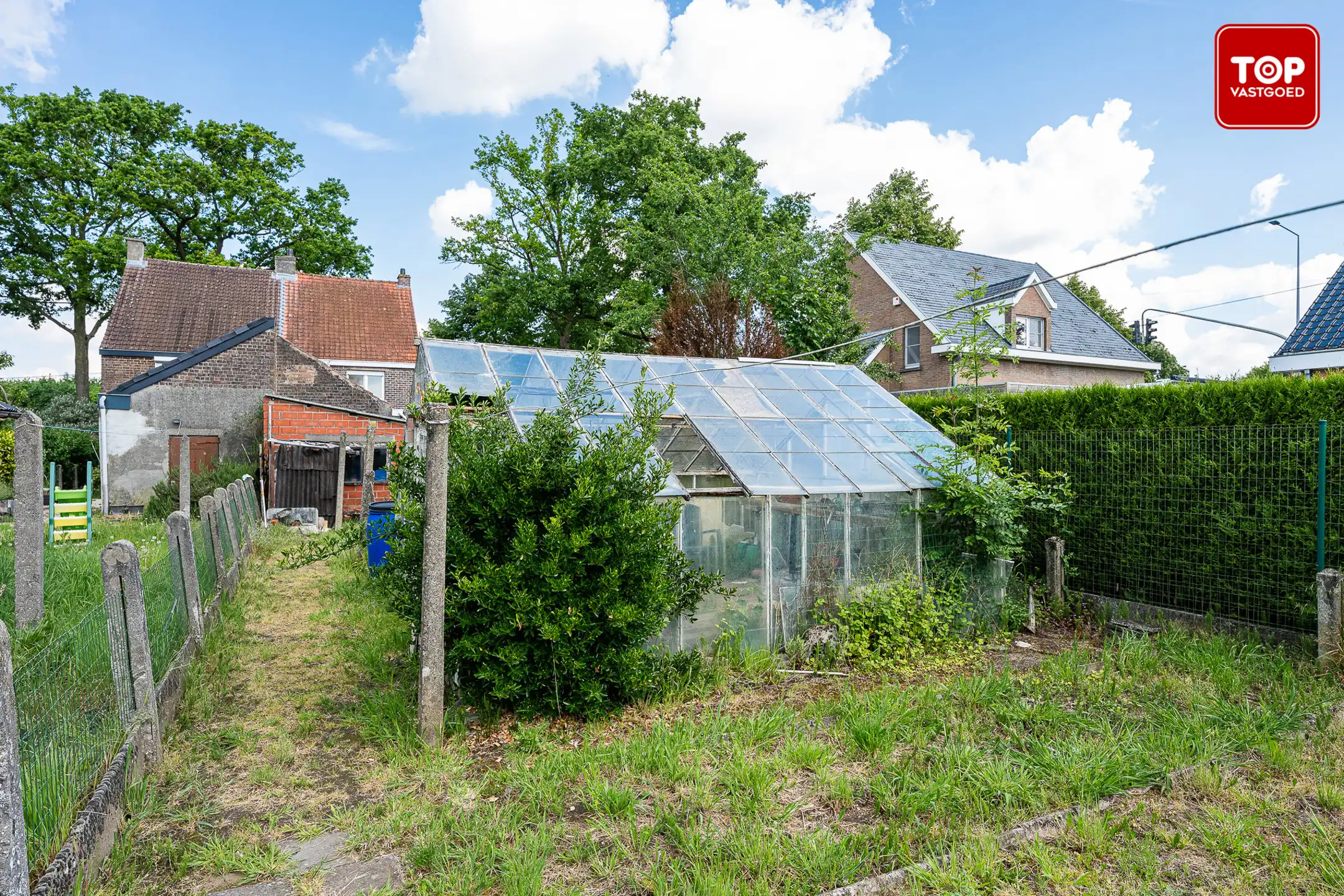 Te renoveren woning met zonnige tuin foto 18