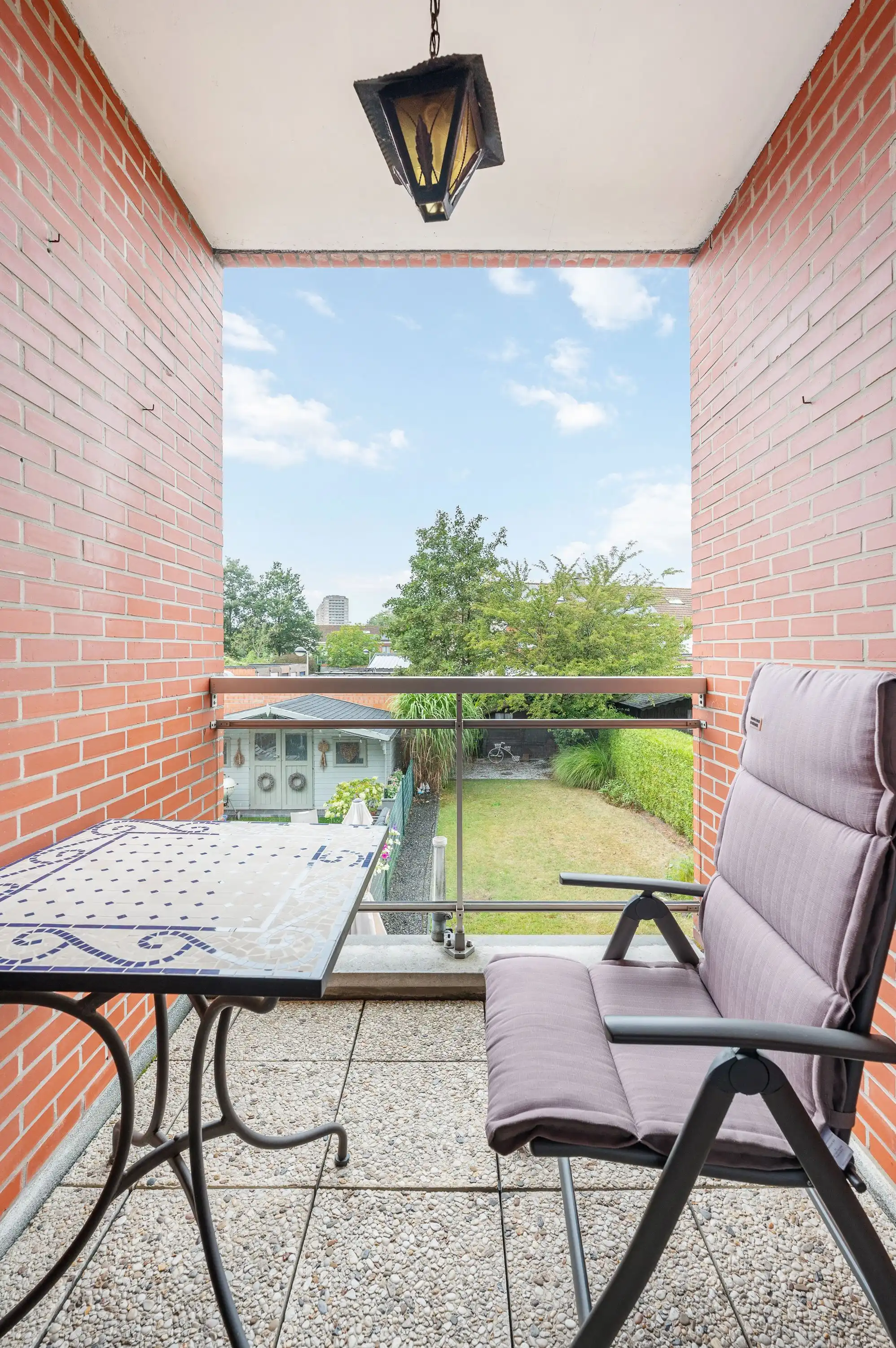 Een praktische gezinswoning met verrassend veel ruimte in Merksem! foto 4