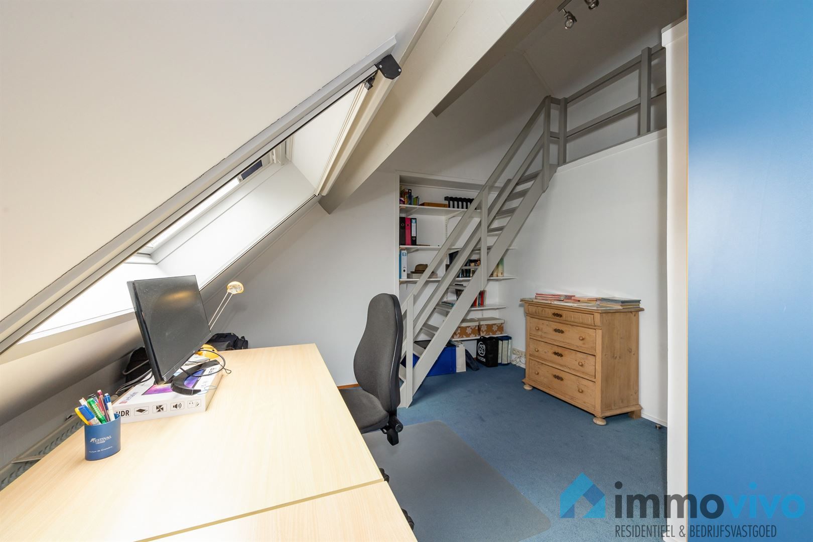 Woning met vier slaapkamers, privé oprit en leuke tuin foto 23