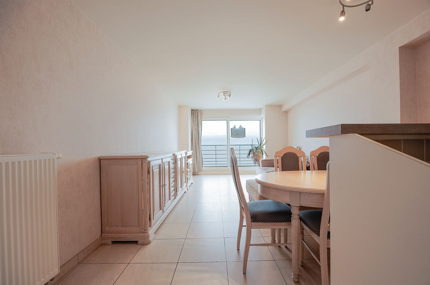 1 slaapkamerappartement met frontaal zeezicht op de zeedijk van Blankenberge foto 2
