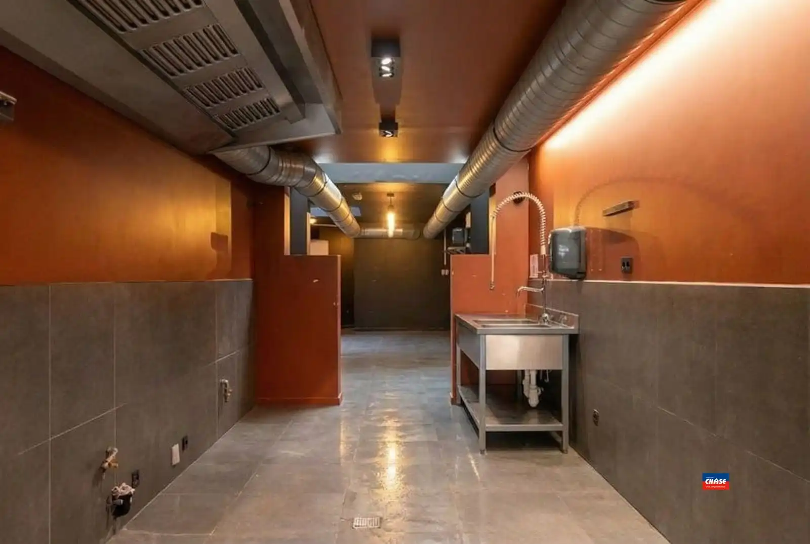 Handelspand op zeer gunstige ligging. foto 6