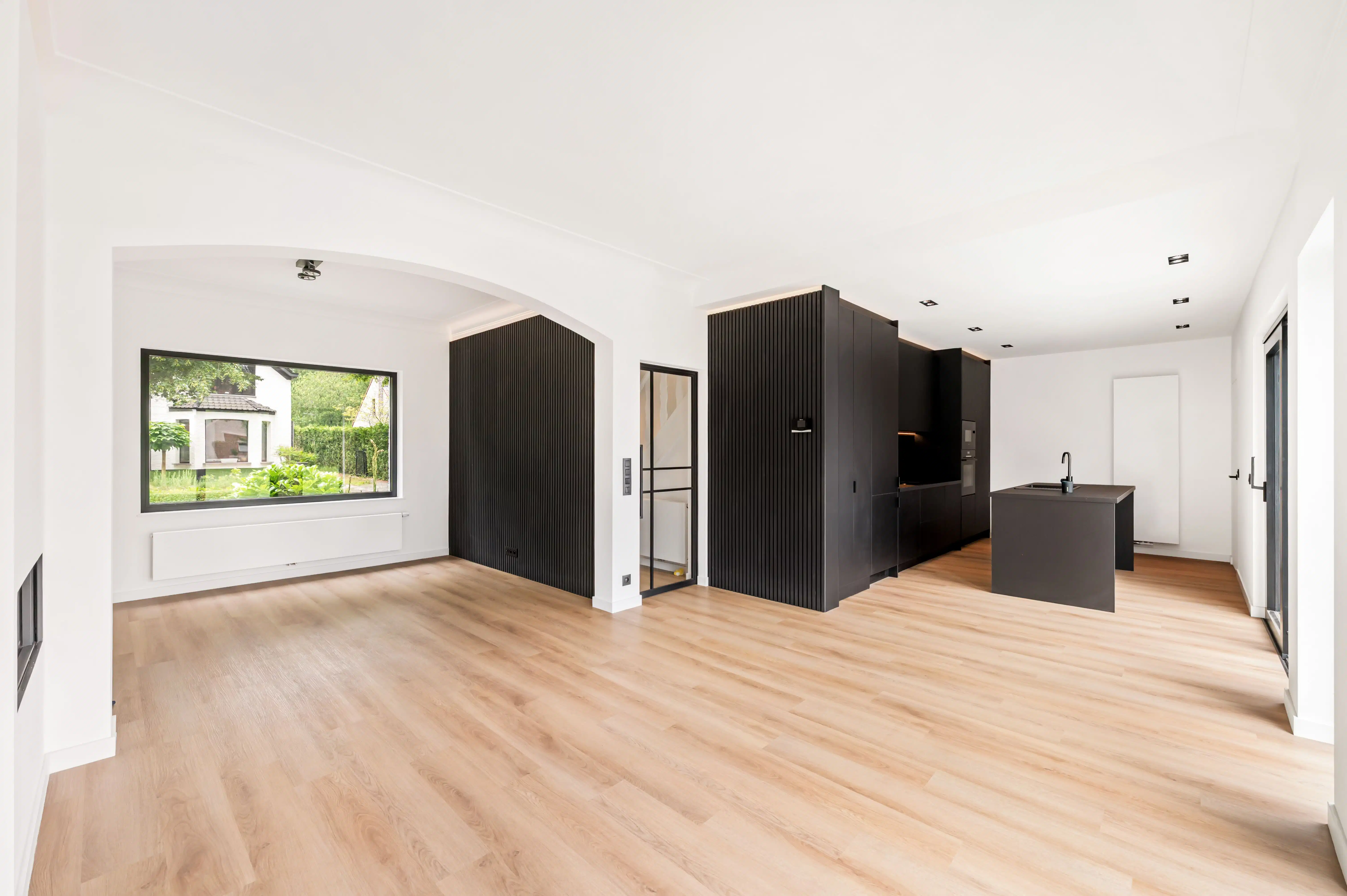 Instapklare woning met 4 slaapkamers en 2 badkamers ! foto 14
