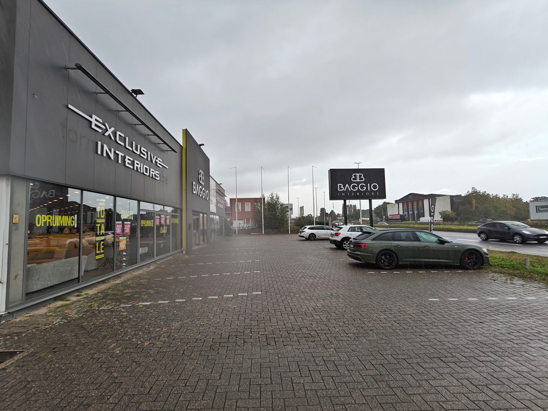 Te Huur: Showroom - 990 m² aan commerciële ruimte te Schelle foto 11