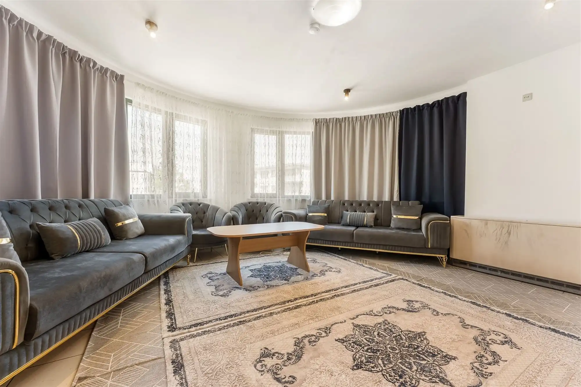 RUIM 2 SLAAPKAMER APPARTEMENT OP CENTRALE LIGGING IN BERINGEN CENTRUM foto 3