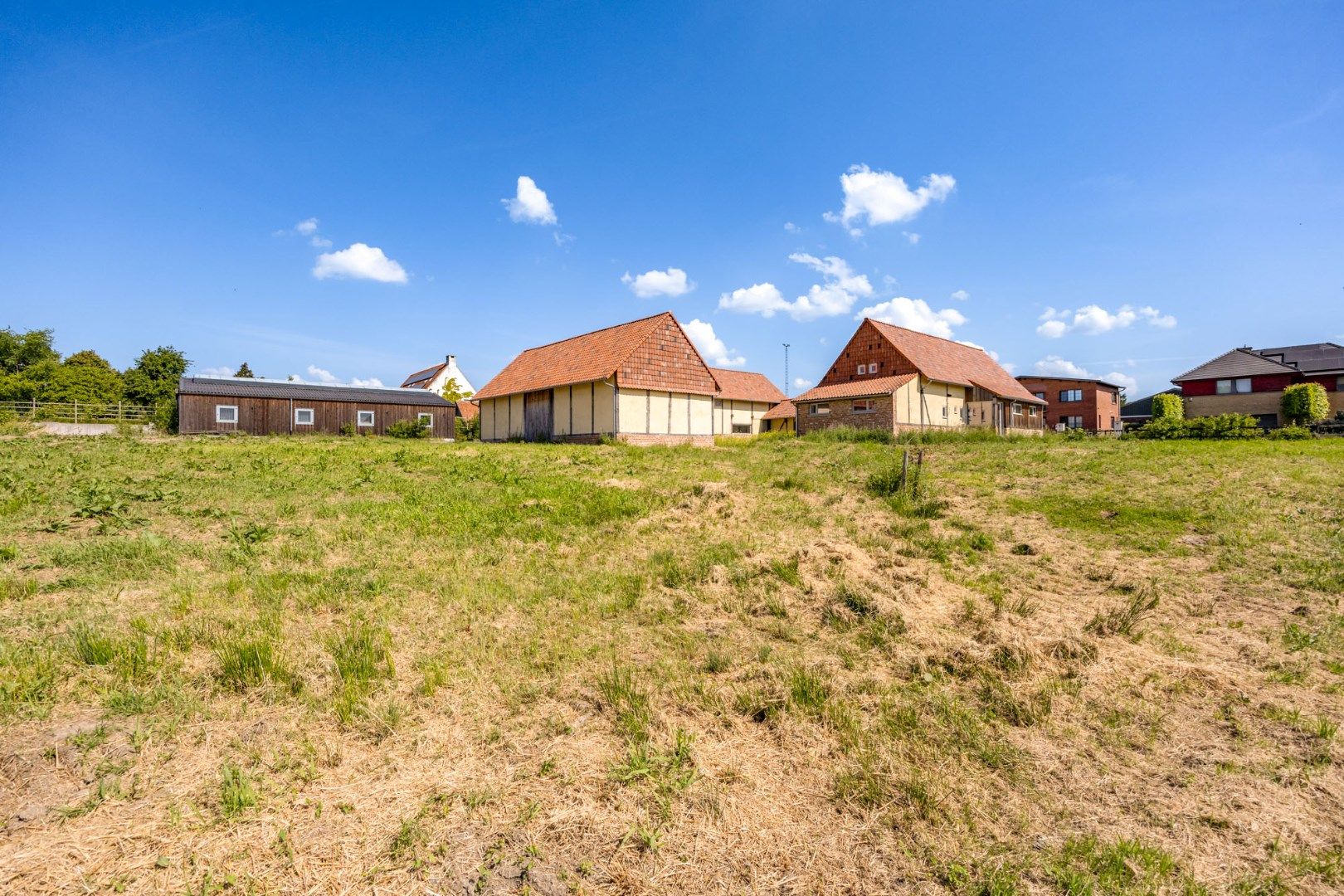 UNIEKE VIERKANTSHOEVE met paardenstallen op 7,34 hectare met vergunning voor zwembad en poolhouse foto 44