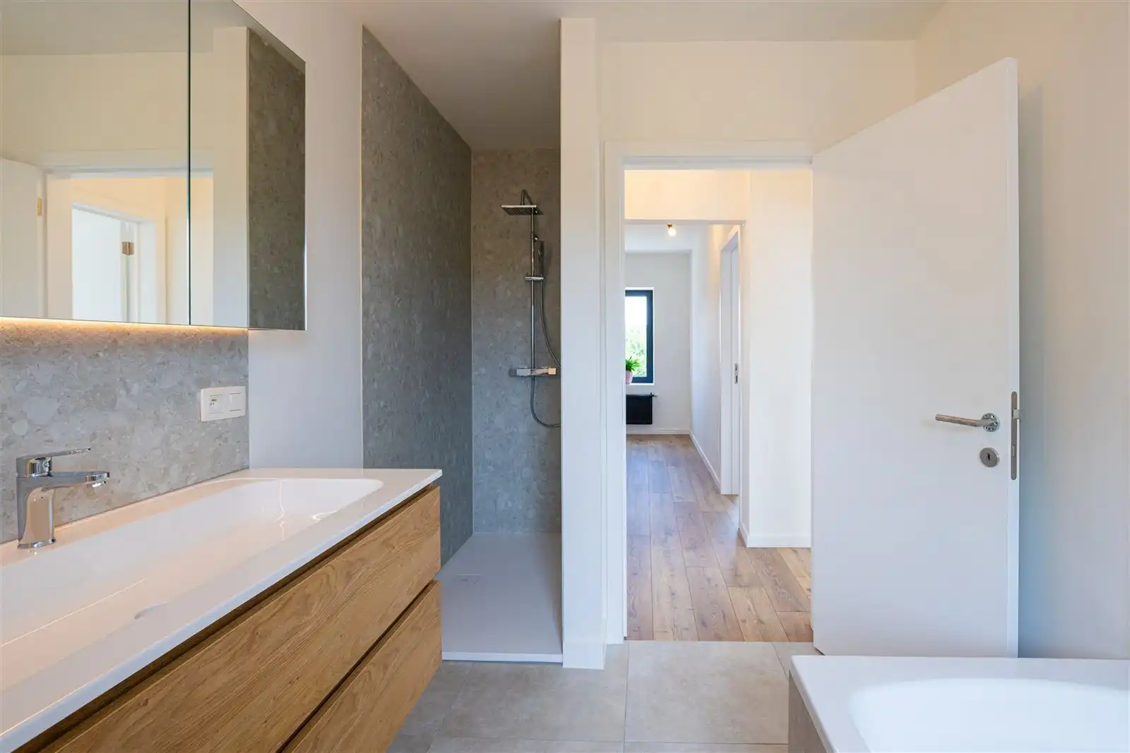 Gerenoveerde woning te Erwetegem (Zottegem)! foto 15