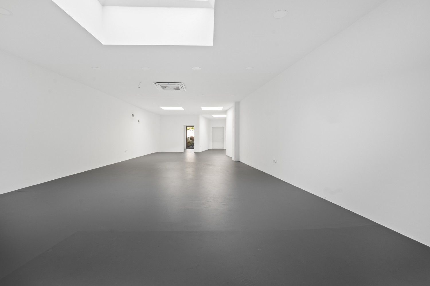 Nieuwbouw handelspand in centrum Kapellen foto 6